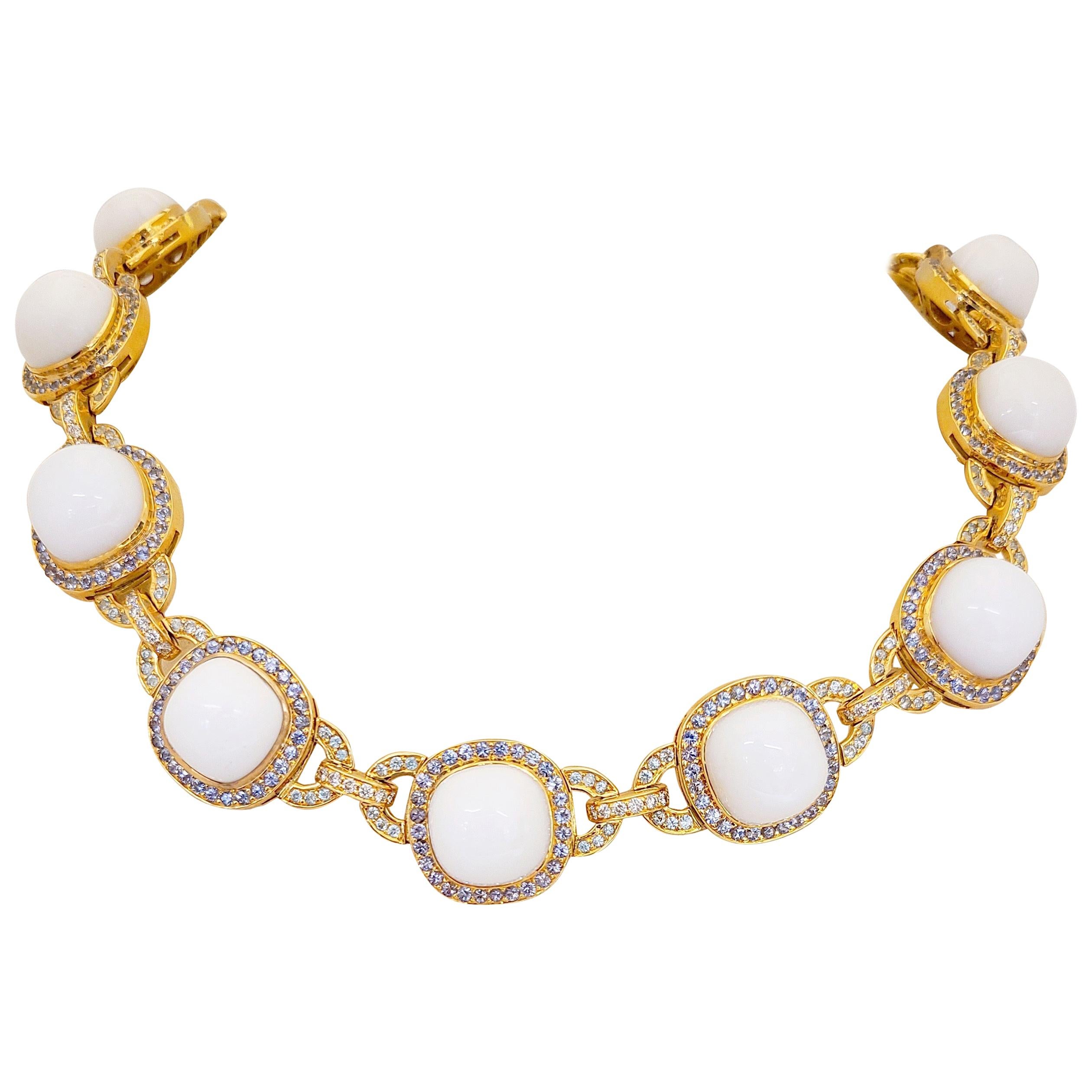 Zorab Halskette aus 18 Karat Roségold, 137 Karat weißem Opal, Diamanten und Saphiren im Angebot