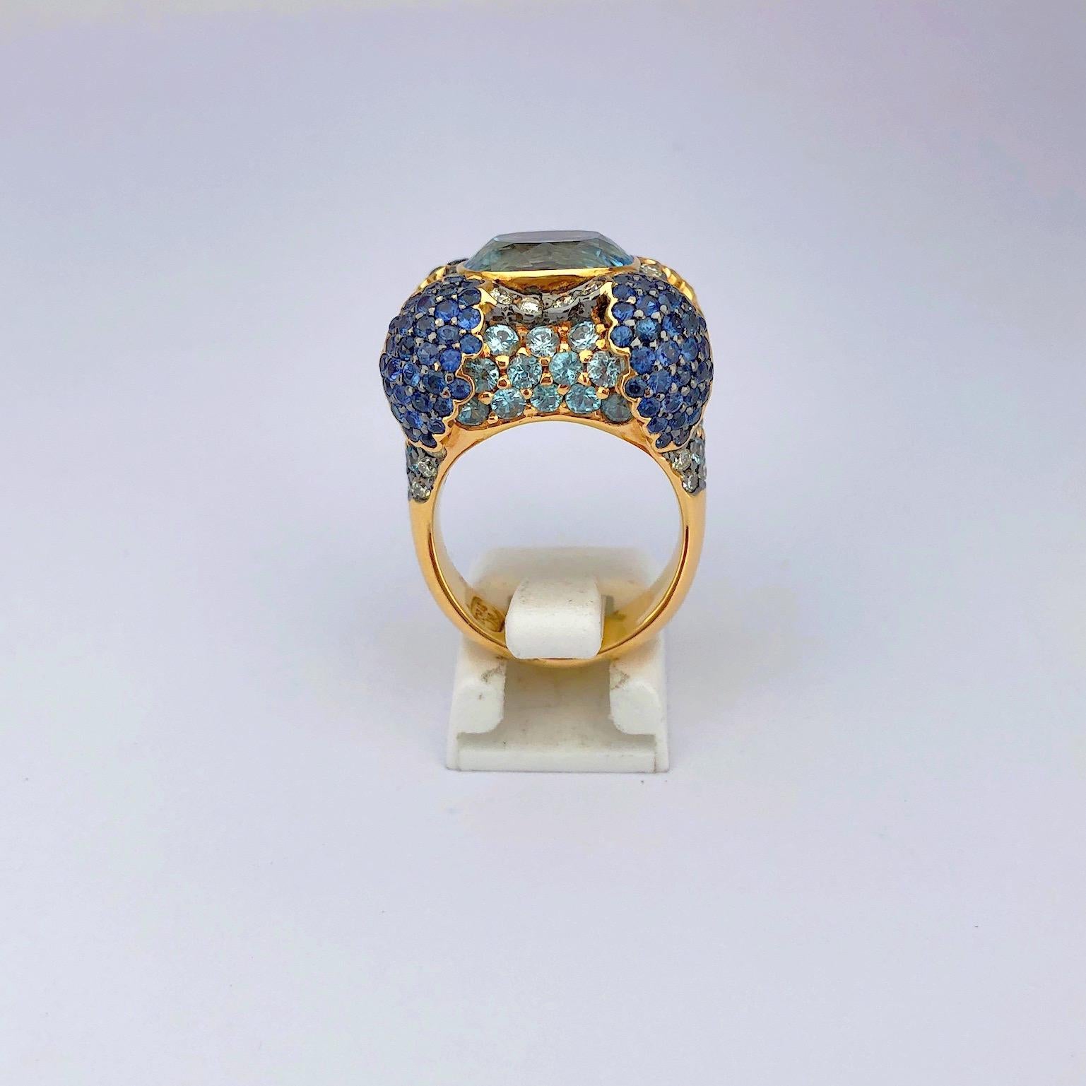 Zorab Bague en or rose 18 carats avec topaze bleue, diamants, saphirs et zircons Unisexe en vente