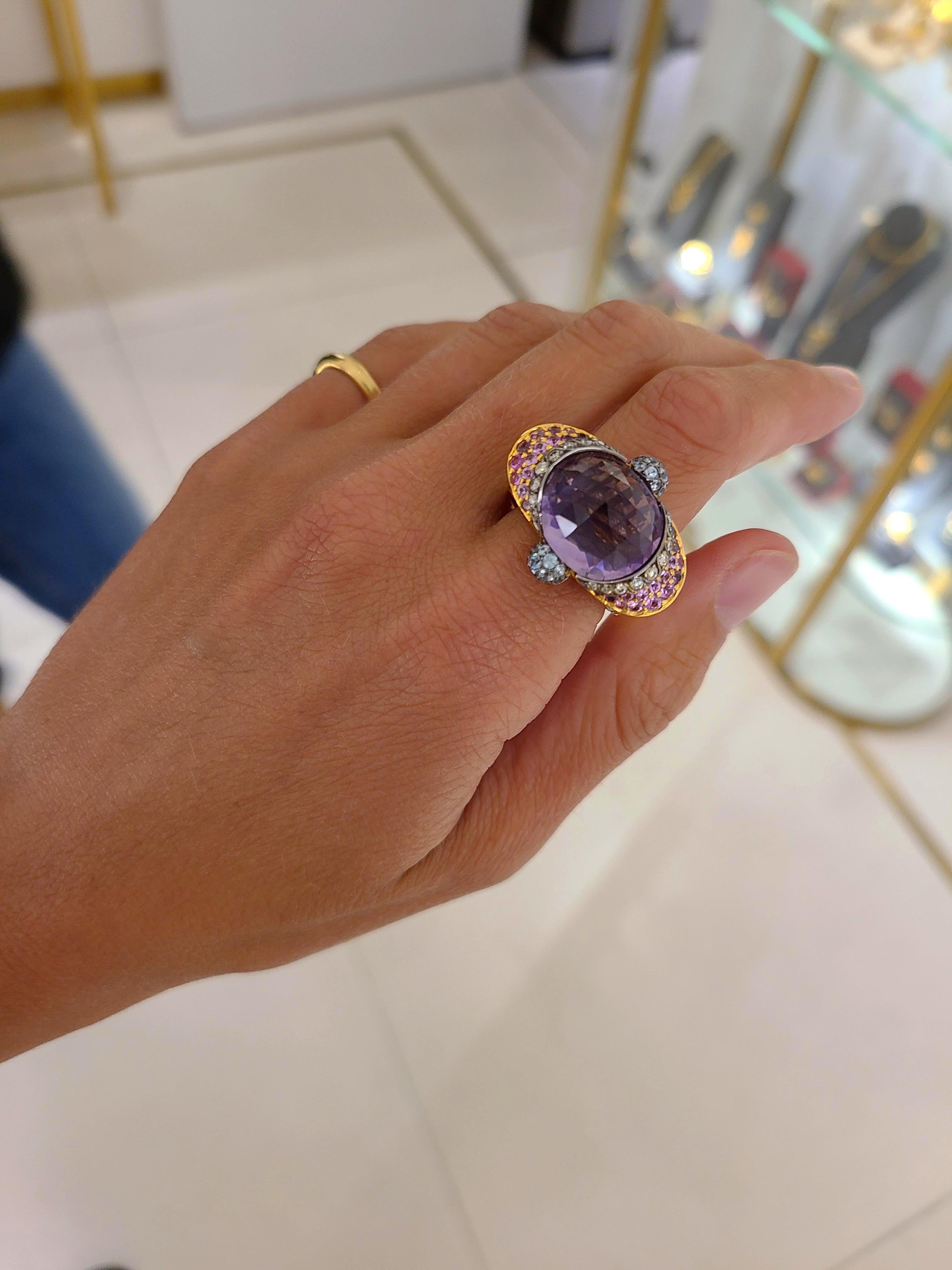 Zorab 18 Karat Gold, 12.86 Carat Amethyst, Diamonds and Pastel Sapphire Ring In New Condition For Sale In New York, NY