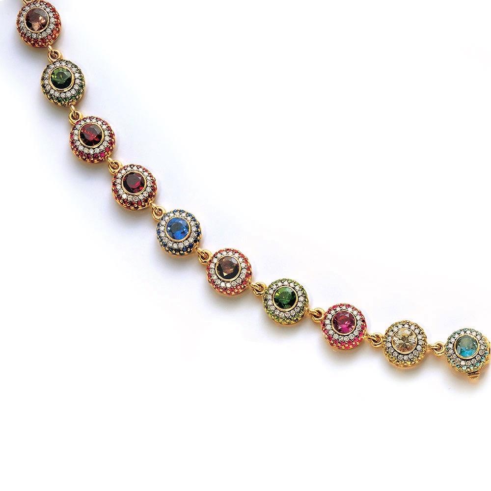 Known for their classic elegance  and contemporary styling , Zorab has been creating magnificent jewelry for over 40 years. A family business now run by the second generation specializing in playful yet sophisticated pieces.
This bracelet is