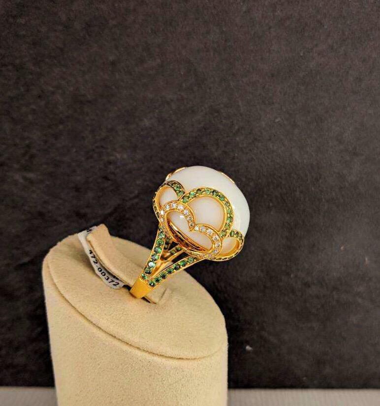 Zorab Creation 18 Karat Gold, 37.89 Carat White Opal, Tsavorite and Diamond Ring In New Condition For Sale In New York, NY