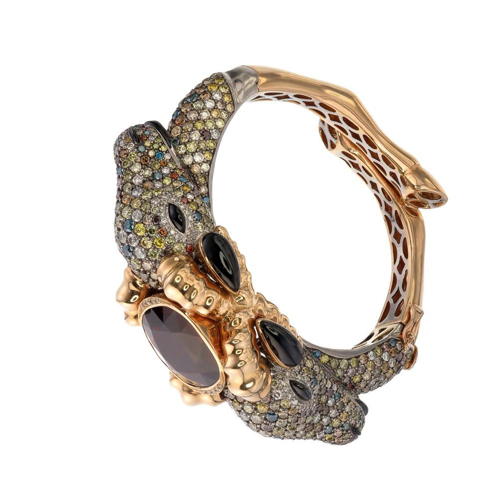 Zorab Creation 25.68-Carat Fancy Diamonds Intense Two-Faced Rams Bangle In New Condition For Sale In San Diego, CA