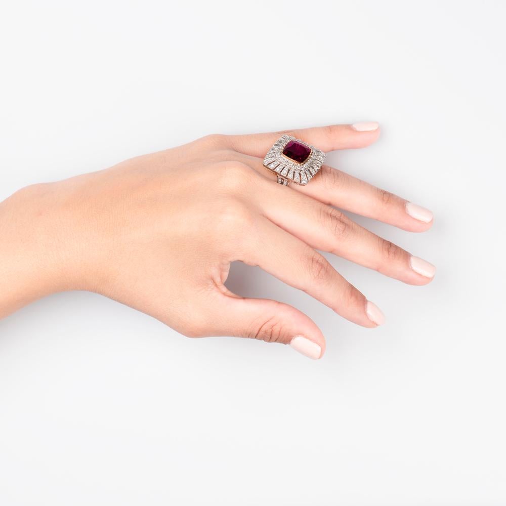 Zorab Creation Biltmore-Ring, 5,02 Karat tiefrosa Turmalin, Diamant (Art déco) im Angebot