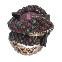 Zorab Creation L'eleganza incontra il serpente abbracciato nell'anello con rubellite da 22,38 carati