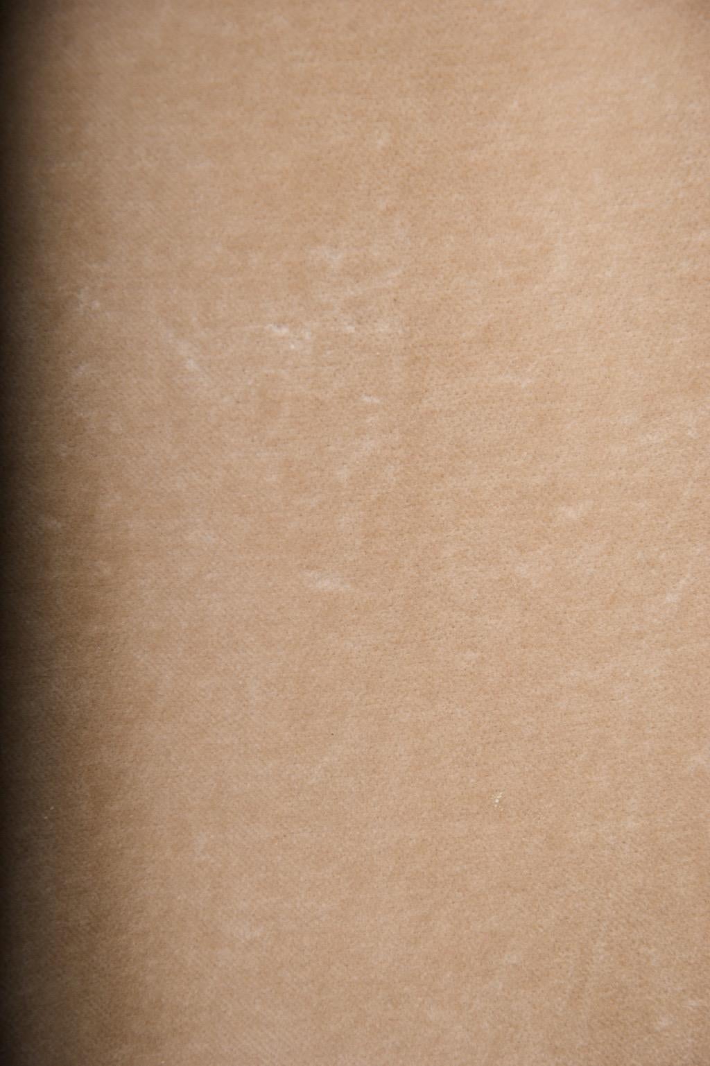 Zoran Poncho in velluto e seta color cammello in vendita 2