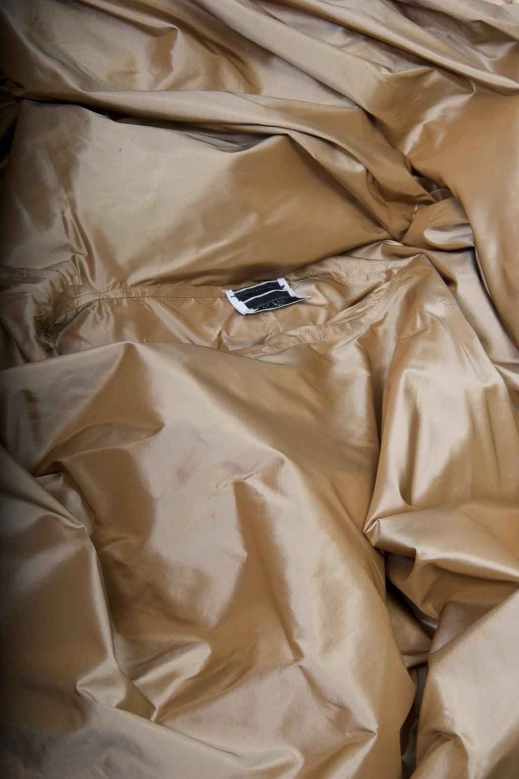 Zoran Poncho in velluto e seta color cammello in vendita 3