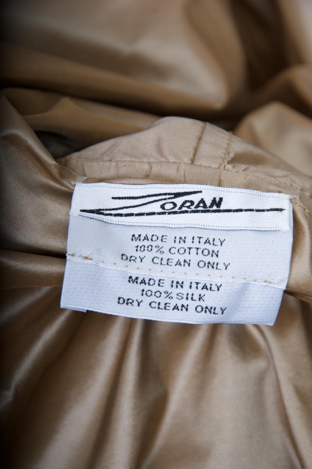 Zoran Poncho in velluto e seta color cammello in vendita 4