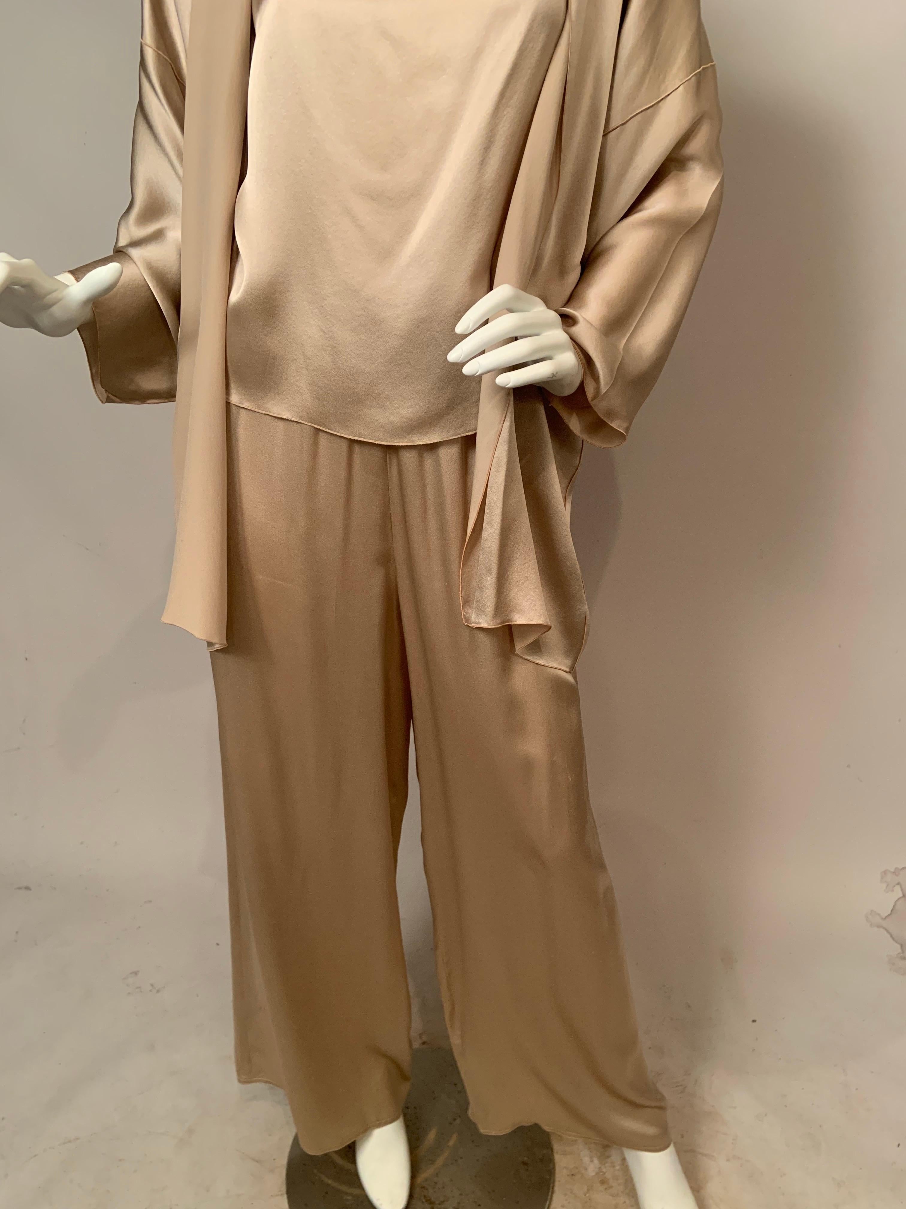 Zoran Conjunto de noche de tres piezas en charmeuse de seda color champán Marrón en venta
