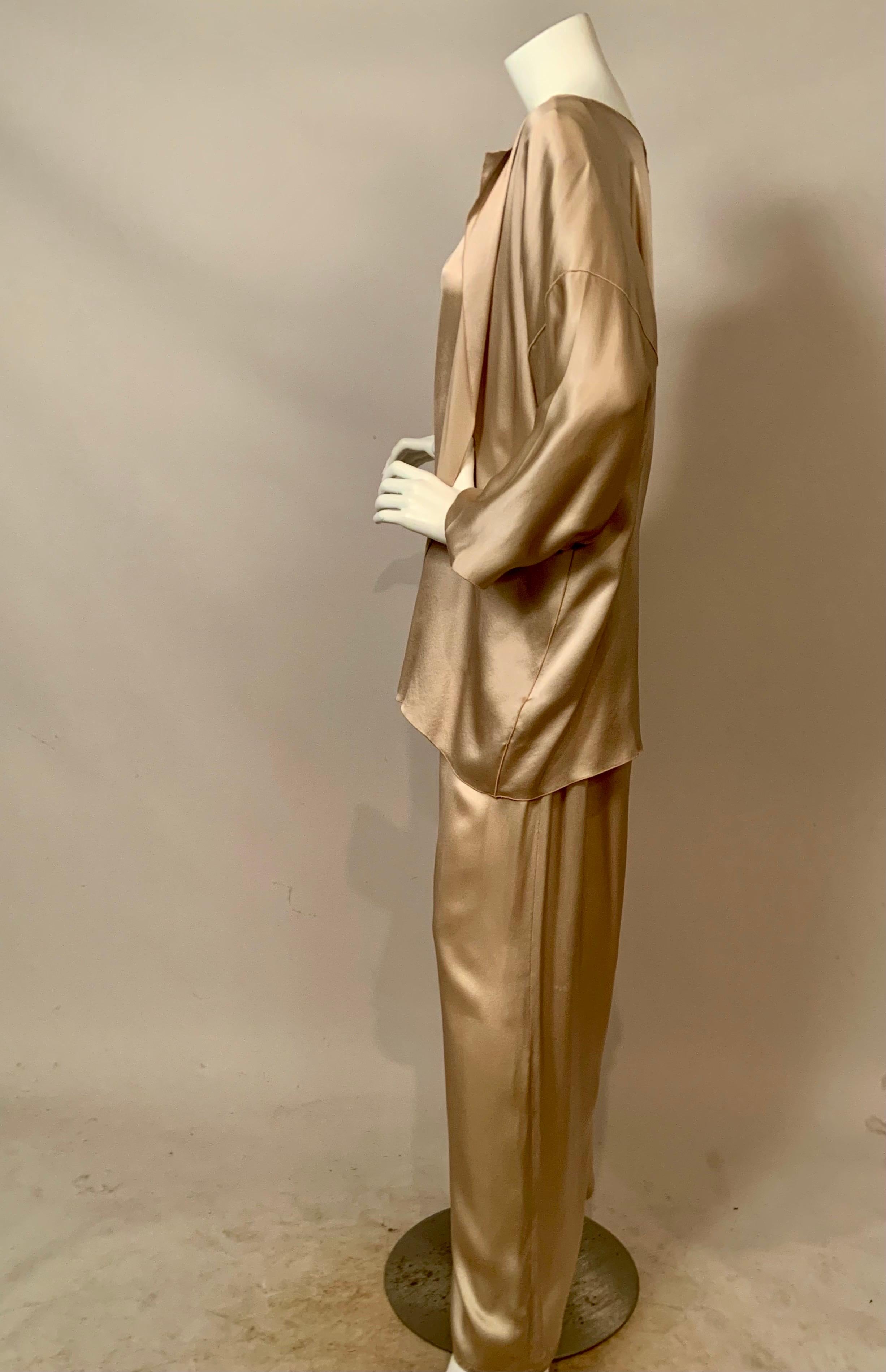 Zoran Conjunto de noche de tres piezas en charmeuse de seda color champán en Excelente estado para la venta en New Hope, PA