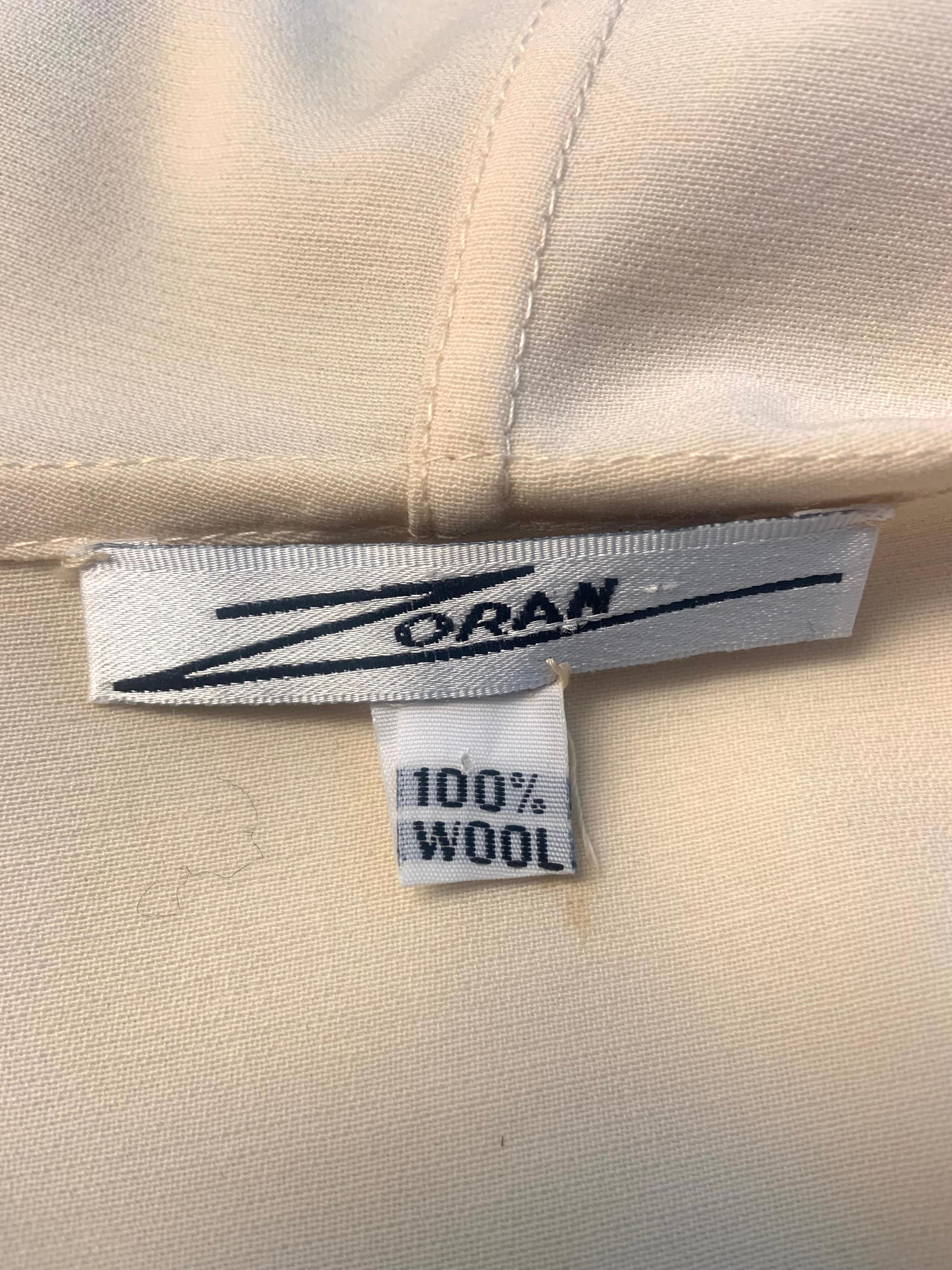 Giacca e pantaloni con cappuccio in lana color crema di Zoran in vendita 6