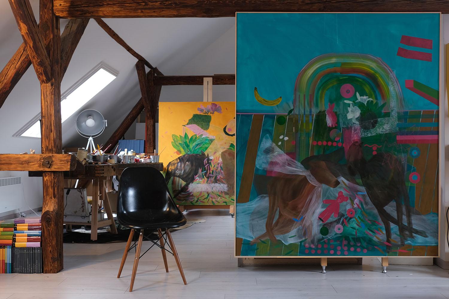 GROWING UP (#3) von Zoran Šimunović - Großes gerahmtes Bild, helle Farben, Hund im Angebot 1