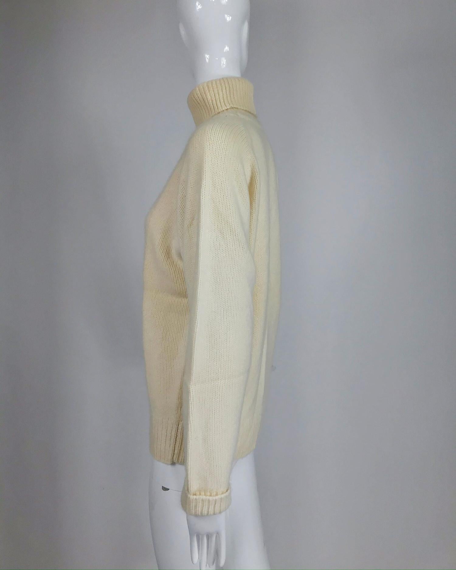 Zoran Off White Chunky Cashmere Turtleneck Sweater 1990s In Good Condition In West Palm Beach, FL