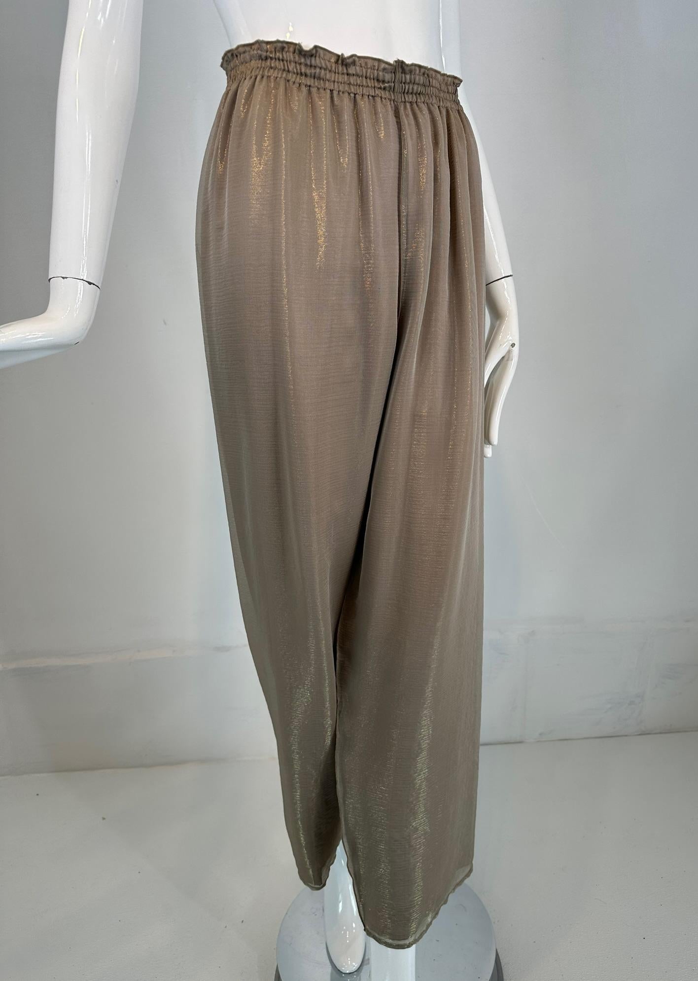 Zoran Vintage Bronze Gold Metallic schiere Seide Chiffon über Seidensatin weites Bein abgeschnitten Hose, passt wie eine kleine. Wunderschöner schimmernder bronzegoldener Seidenchiffon mit einer Unterschicht aus bronzefarbenem Seidensatin in einem