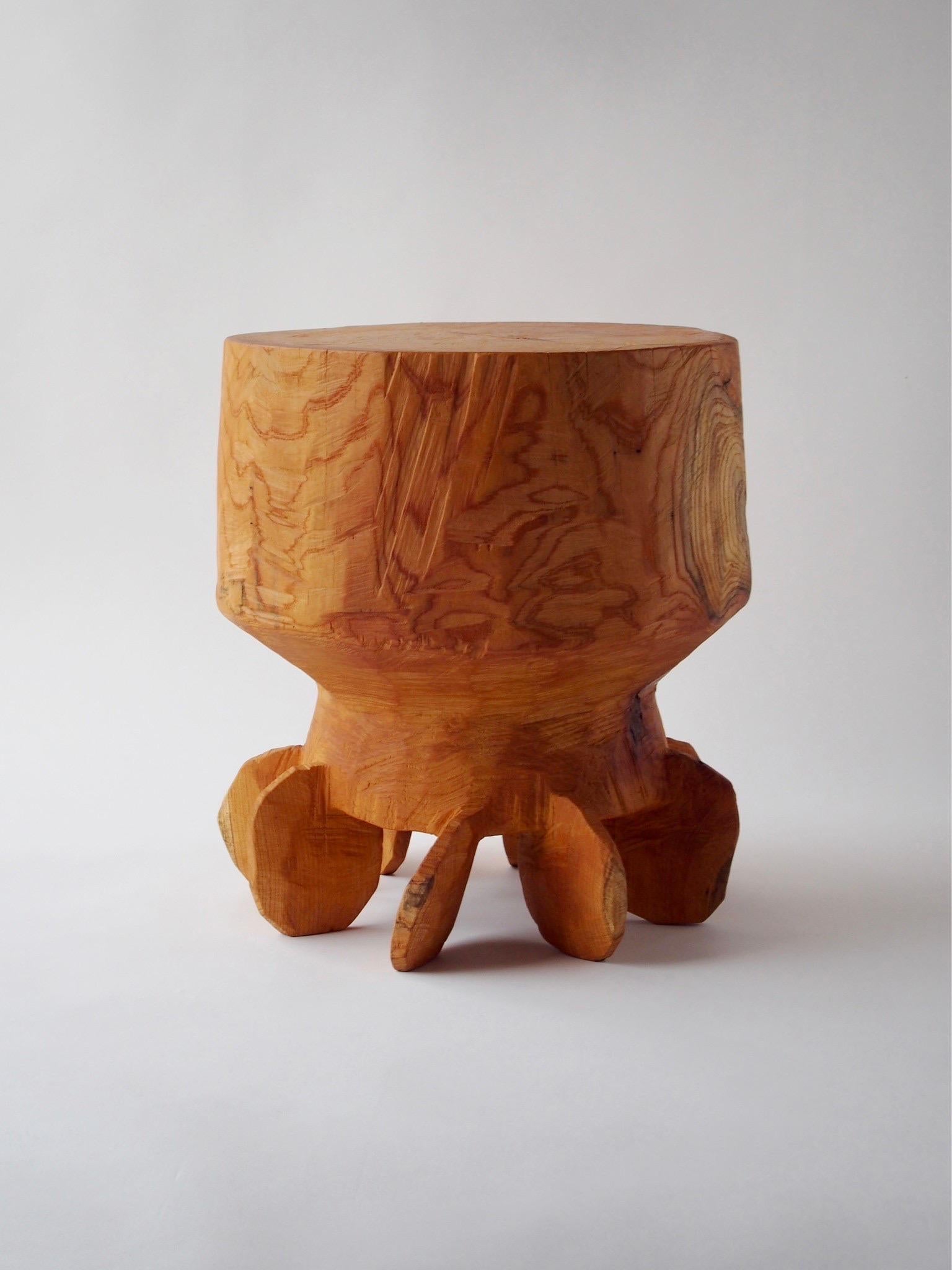 Name: 8x8
Sculptural table by Zougei carved furniture
Material: Zelkova
This work is carved from log with some kinds of chainsaws.
Most of wood used for Nishimura's works are unable to use anything, these woods are unsuitable material for furniture,