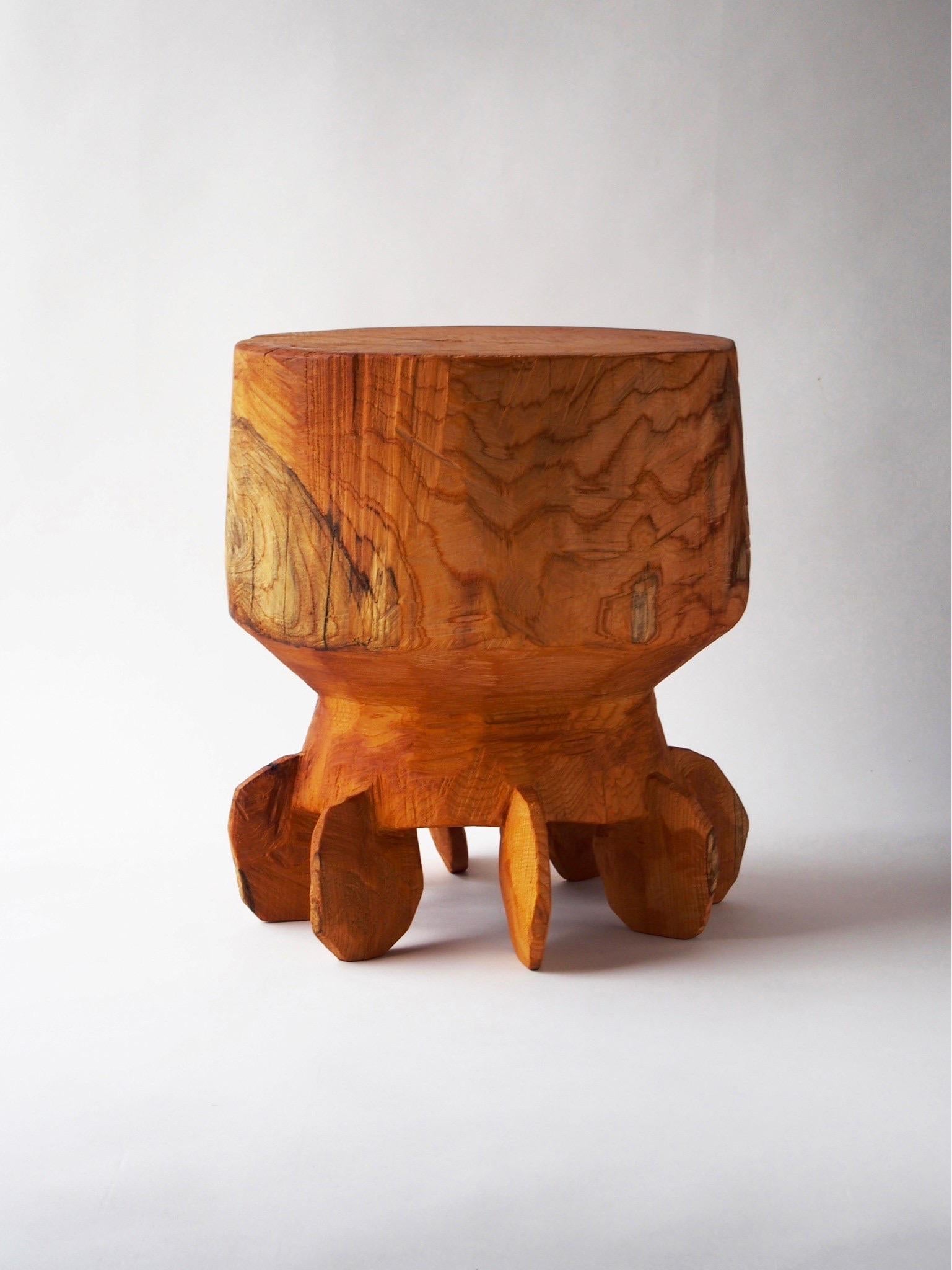 Sculpté à la main Table sculpturale Zougei Furniture 12 style tribal en vente
