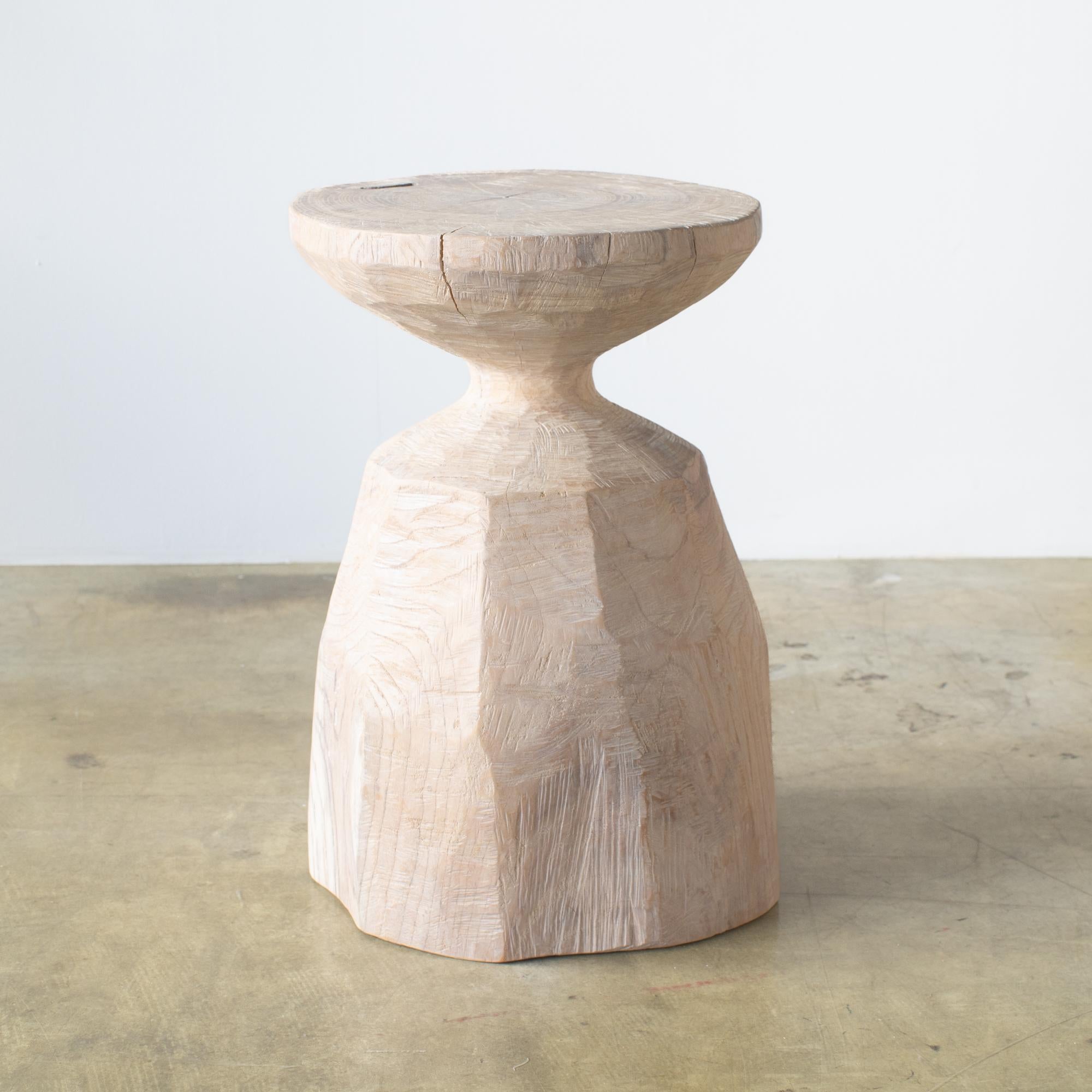 Tribale Zougei Tavolino scultoreo Sgabello tono chiaro 3 stile tribale in vendita