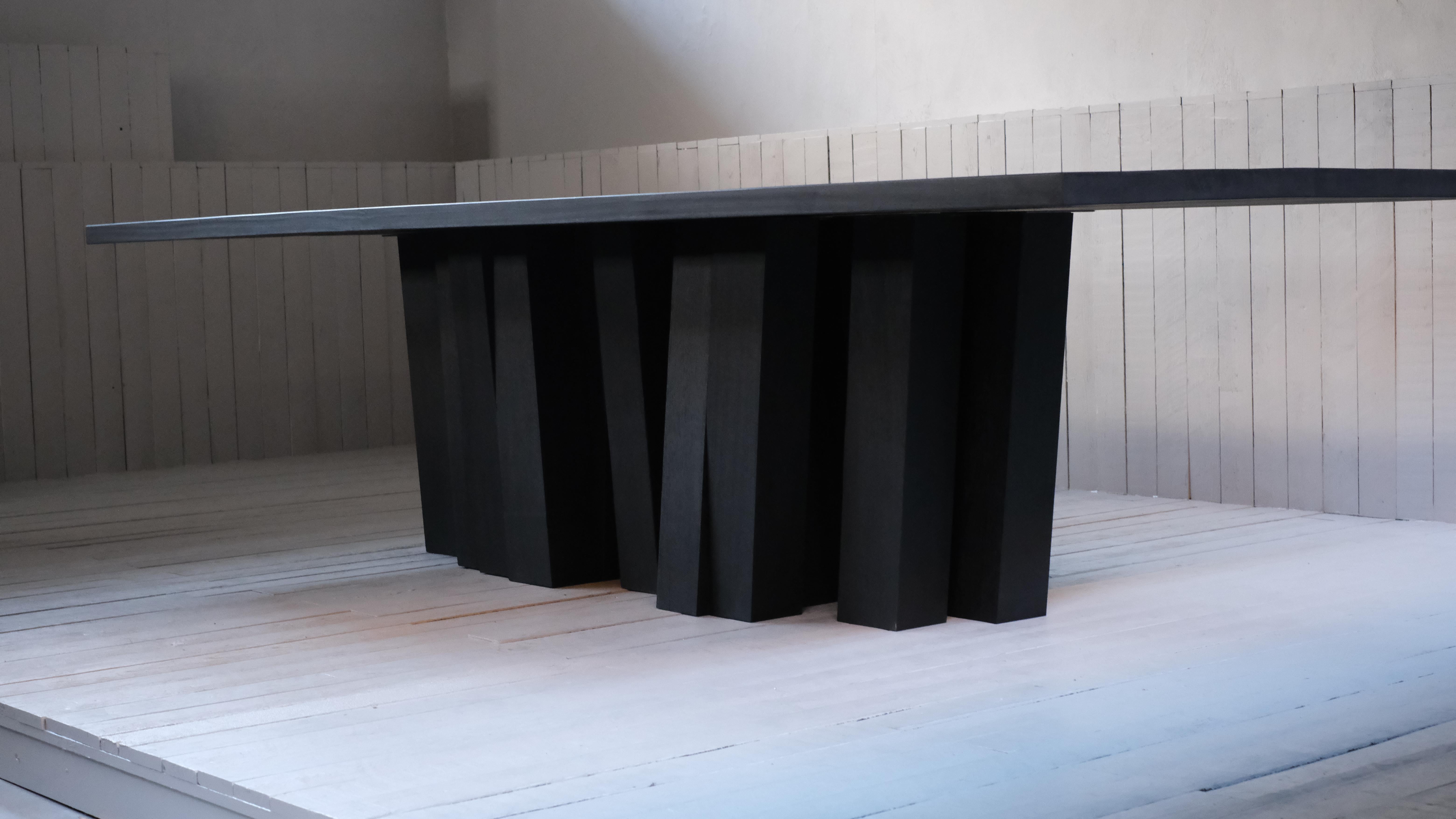 Grande table à base Zoumey d'Arno Declercq Neuf - En vente à Geneve, CH