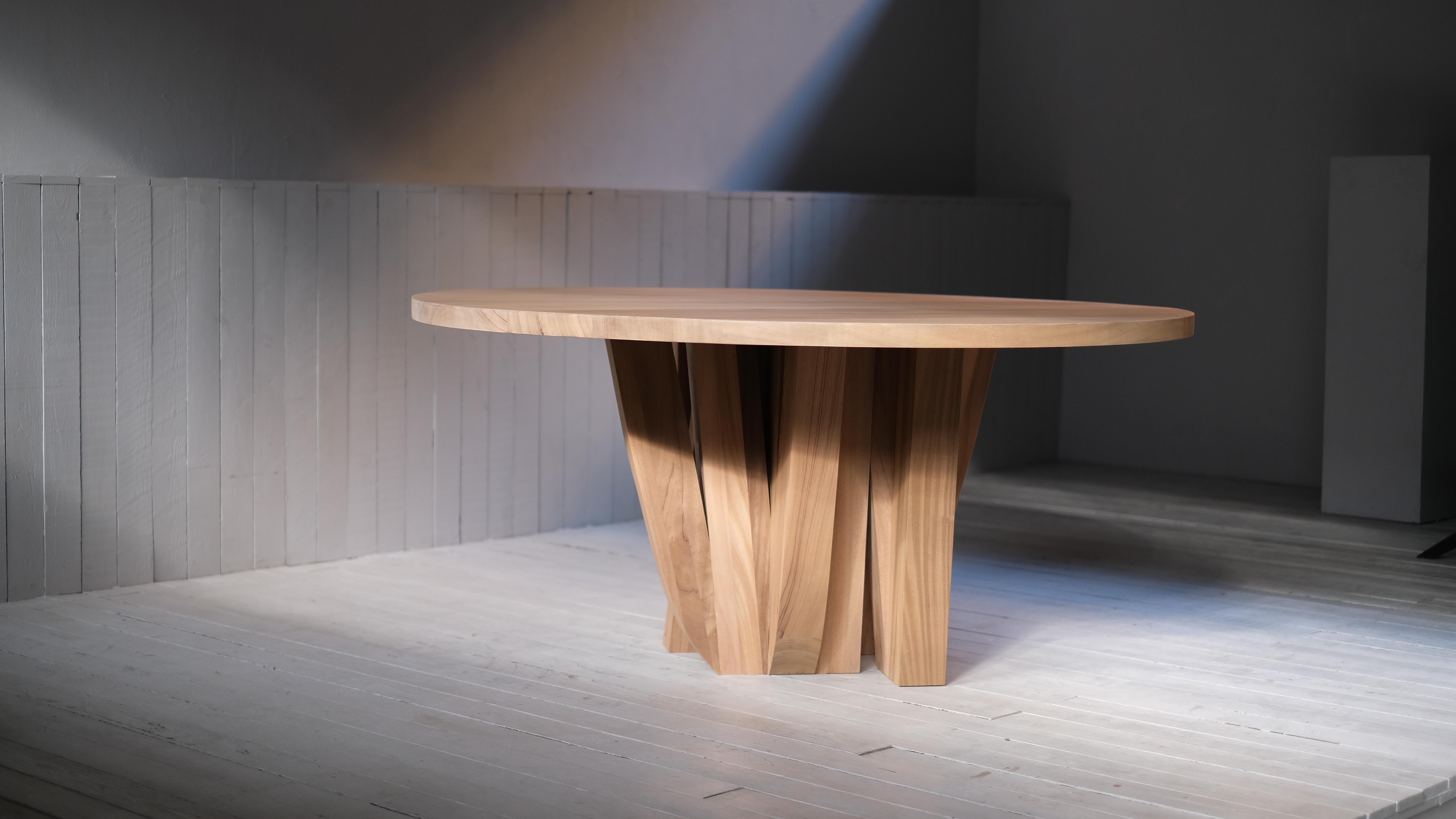 Zoumey Round Table in African Walnut by Arno Declercq 3