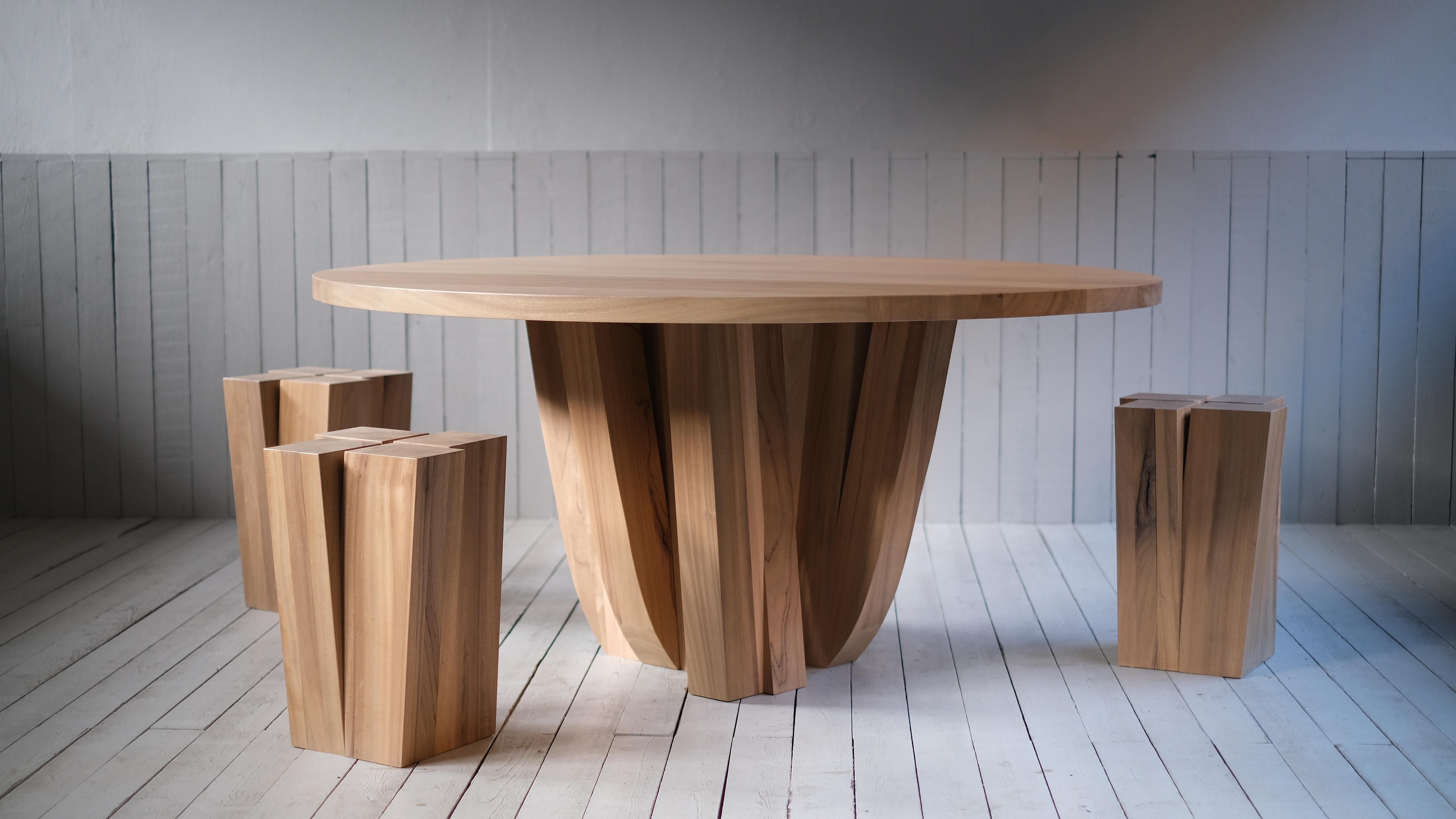 Zoumey Round Table in African Walnut by Arno Declercq 6