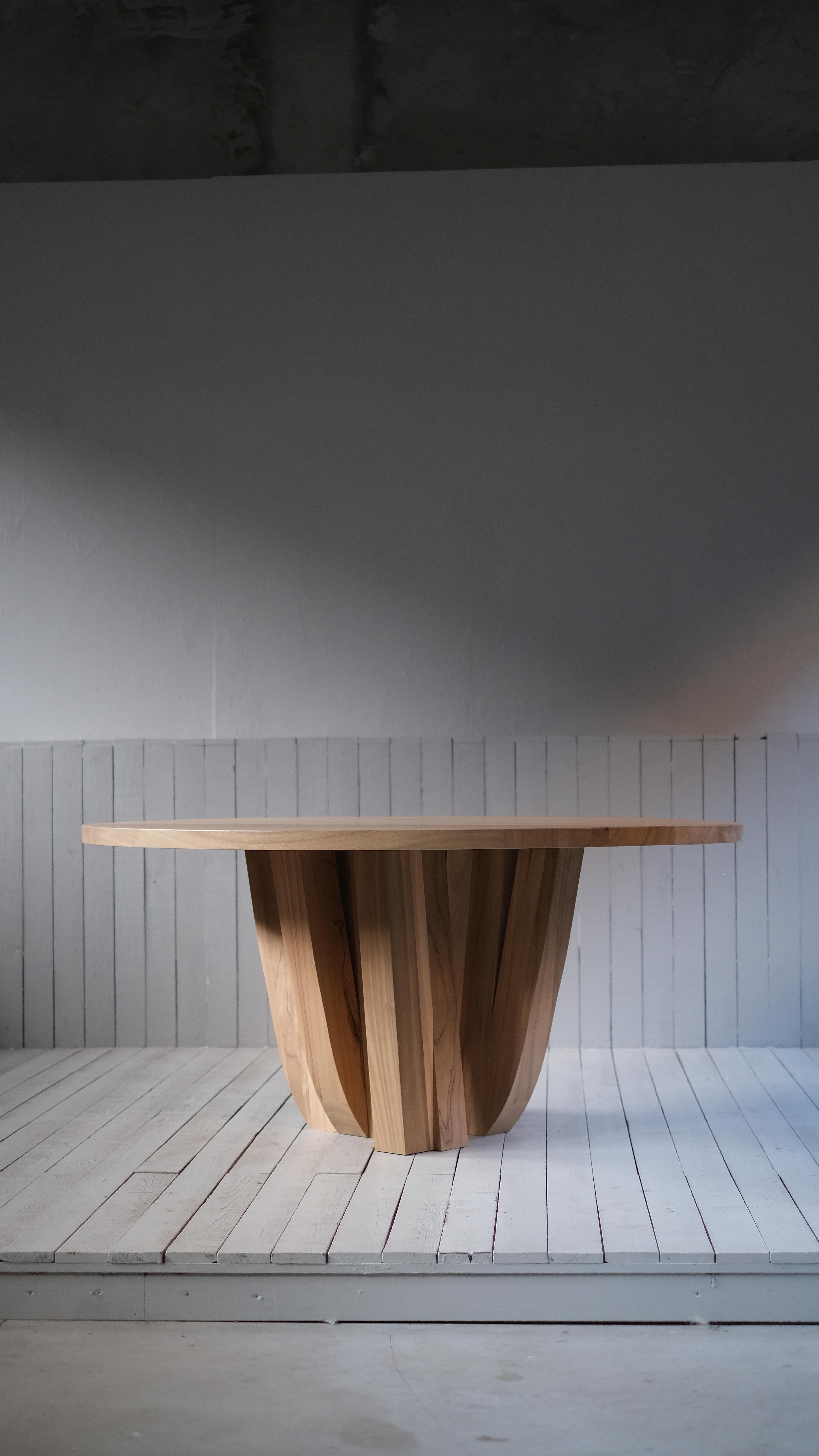 Natural African Walnut Round Table with Rectangular Beam Base by Arno Declercq For Sale 2