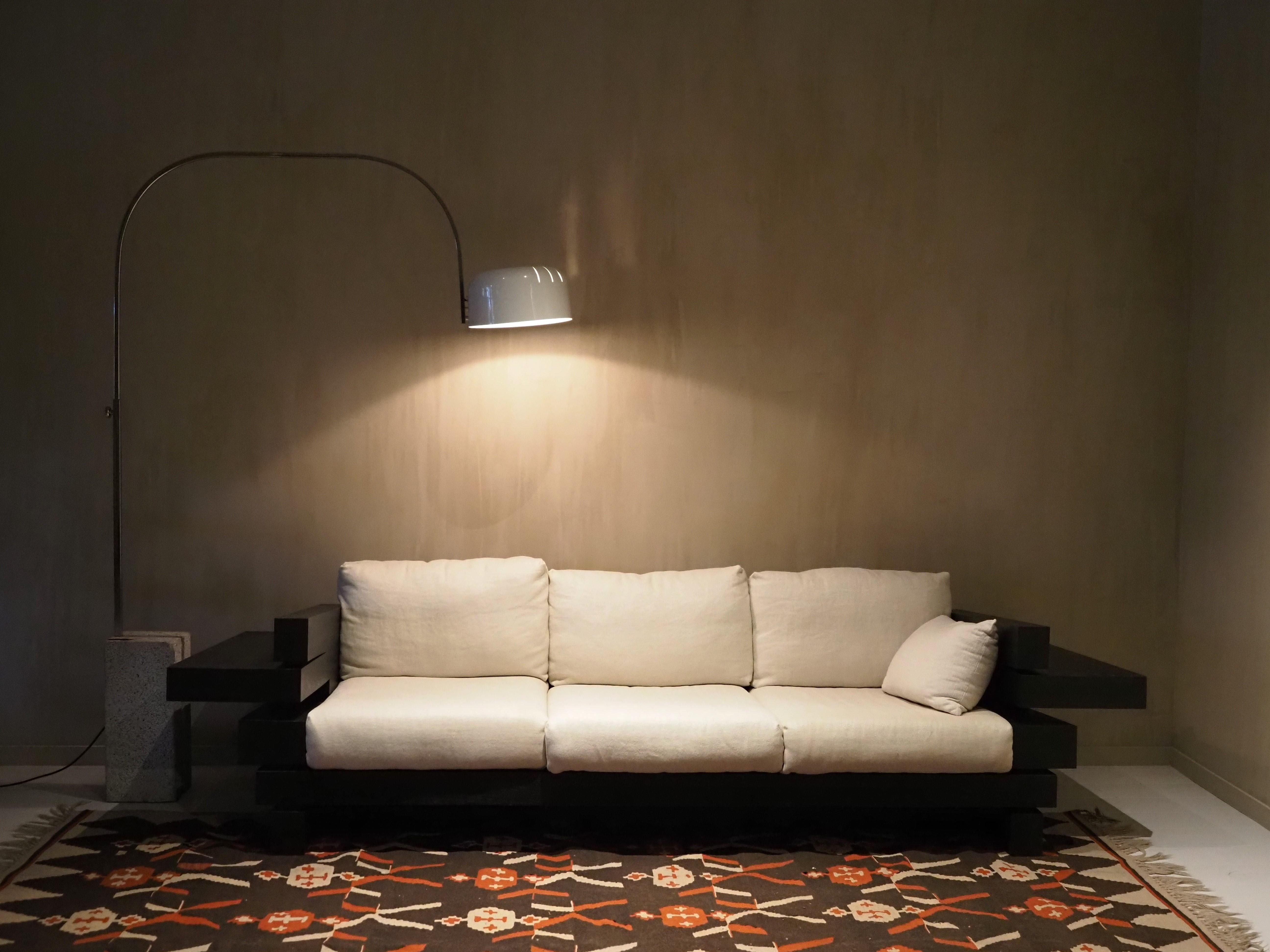 Grand canapé contemporain 