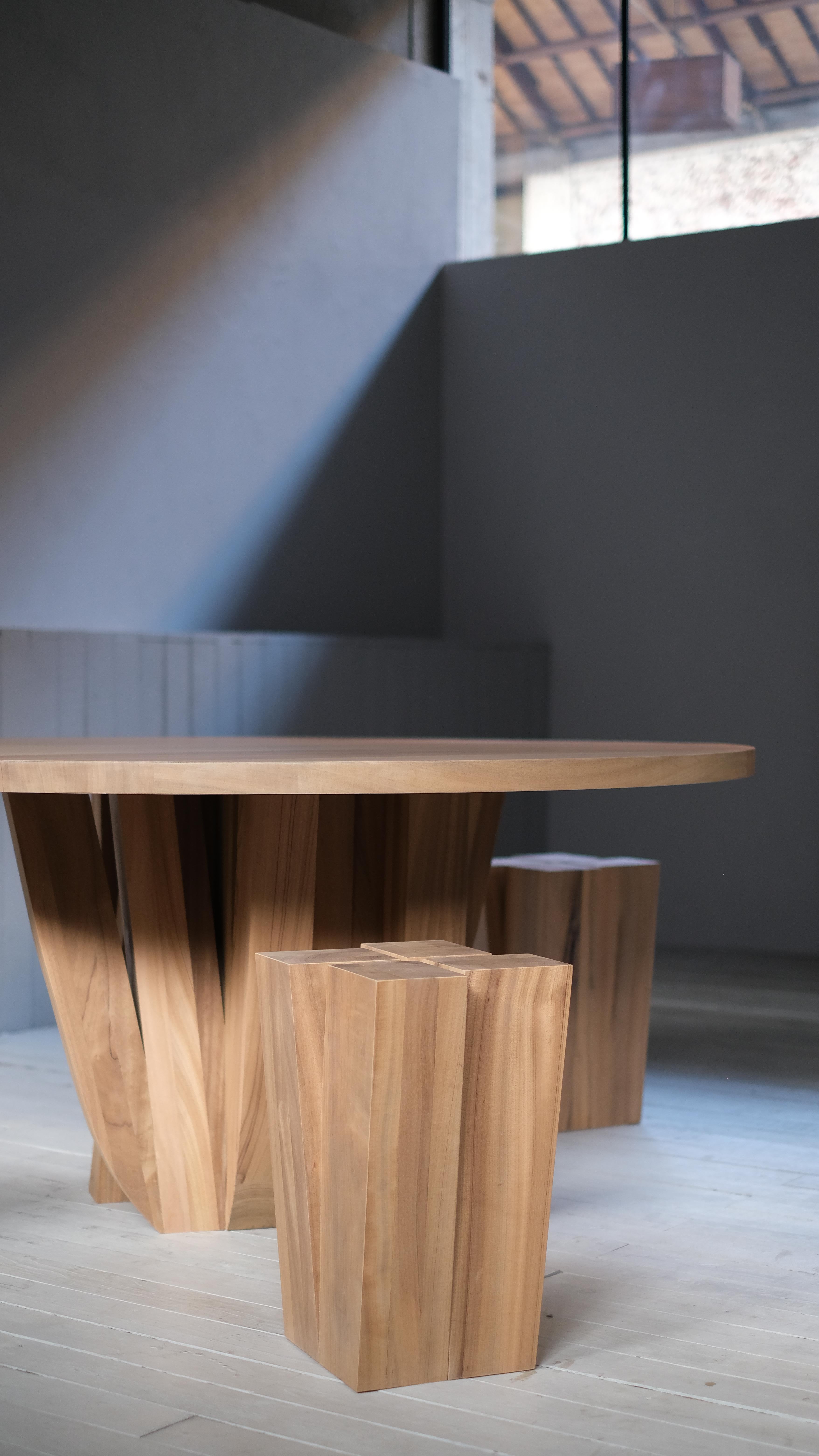 Zoumey Tisch, rund, groß, von Arno Declercq im Zustand „Neu“ im Angebot in Geneve, CH