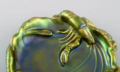 Bol Zsolnay en grès émaillé modelé avec des écailles de mer et une belle glaçure Eozin
