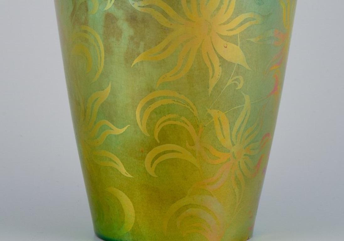 Art Deco Zsolnay, Hungary. Large ceramic vase with eosin glaze. Ca 1930s For Sale