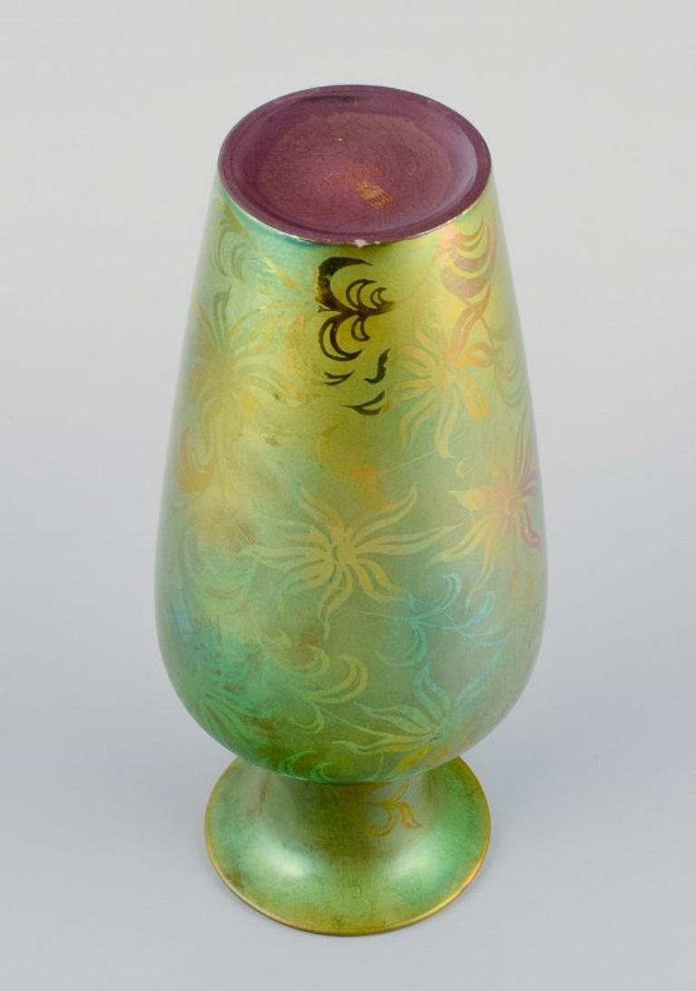 Zsolnay, Hungary. Large ceramic vase with eosin glaze. Ca 1930s In Excellent Condition For Sale In Copenhagen, DK