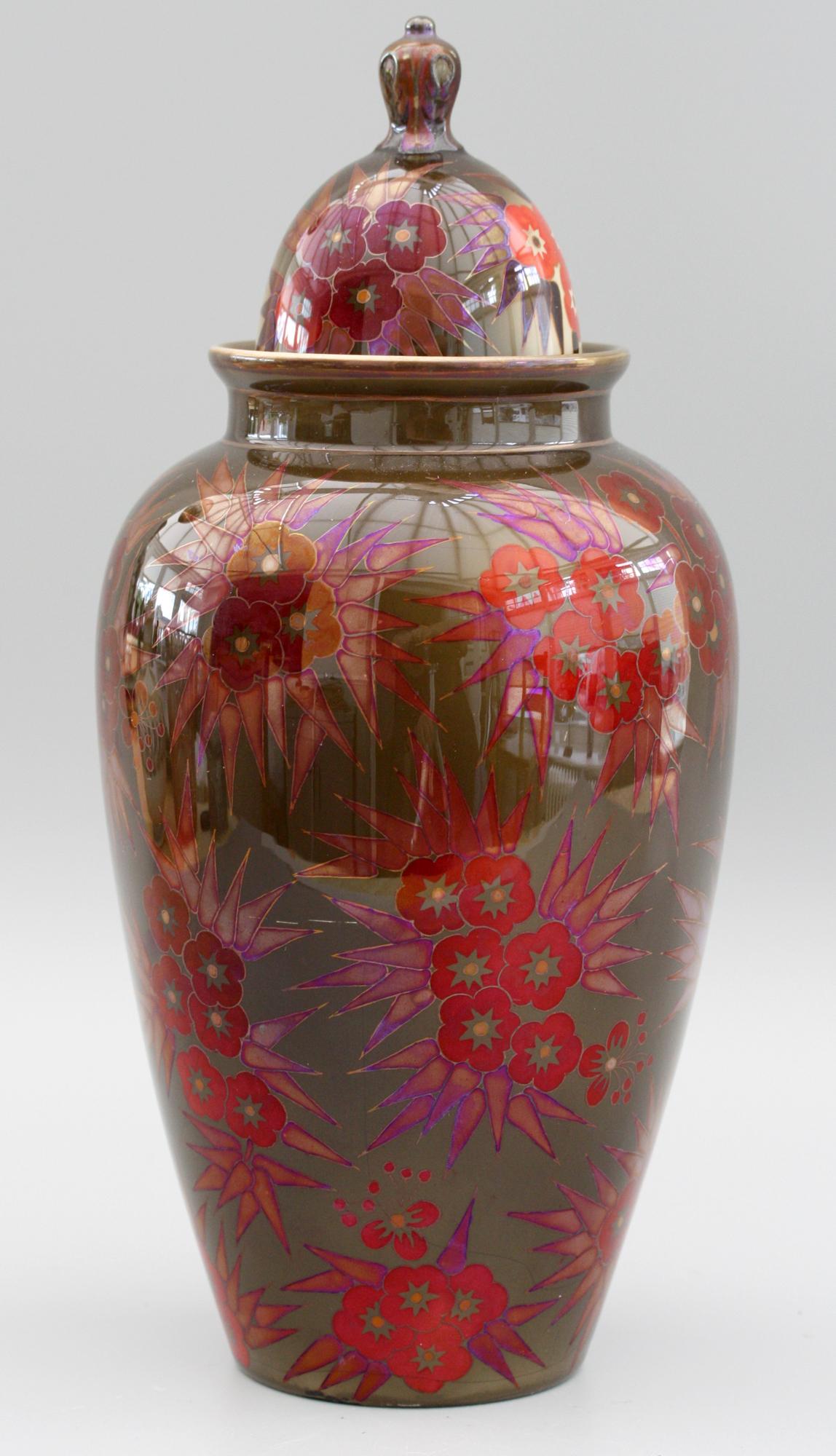 Zsolnay Vase à couvercle Art Déco de Pecs émaillé à l'éosine lustrée et décoré de fleurs 3