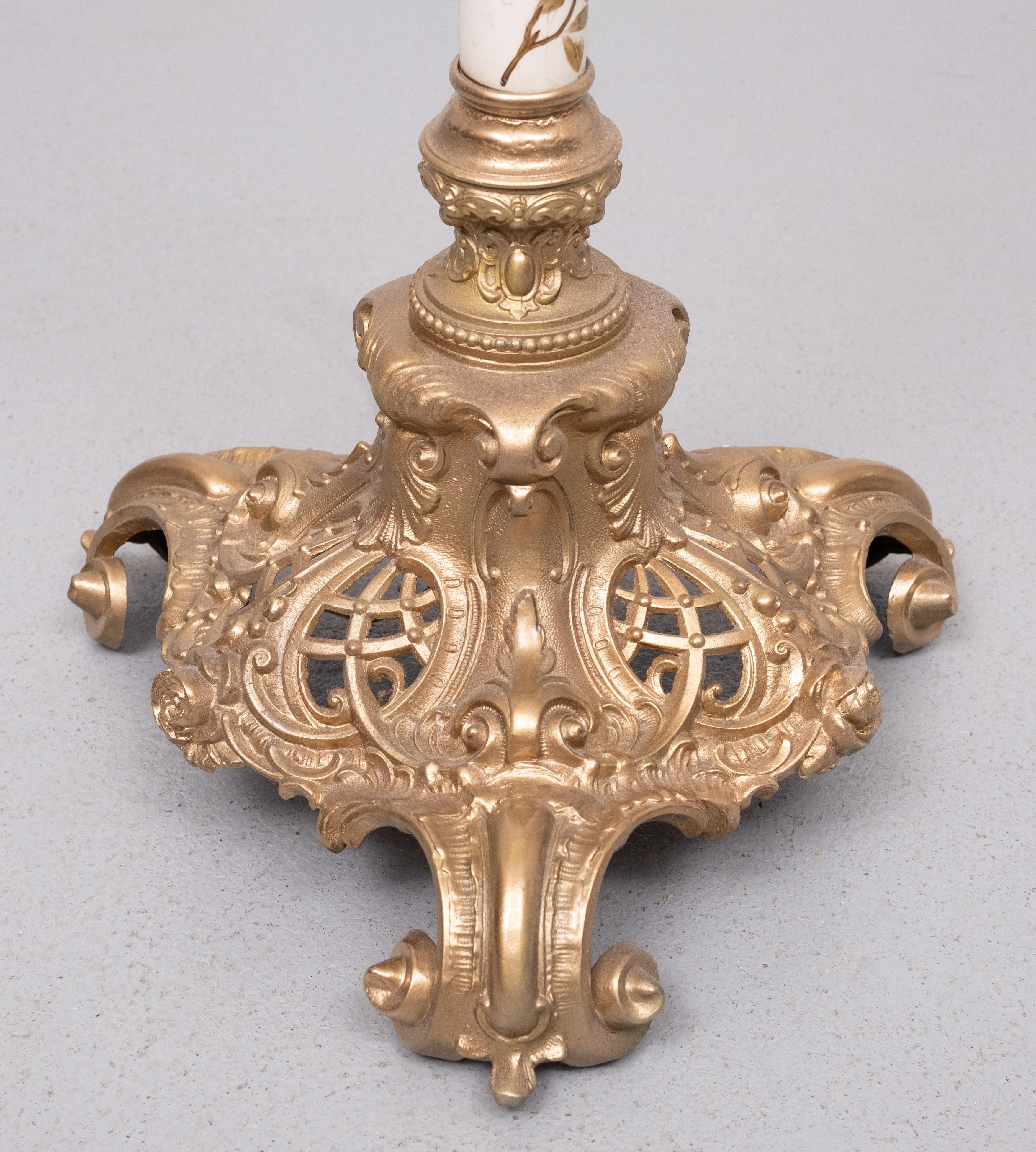 Porcellana Lampada da terra in porcellana Zsolnay in metallo dorato  1870 ungherese in vendita
