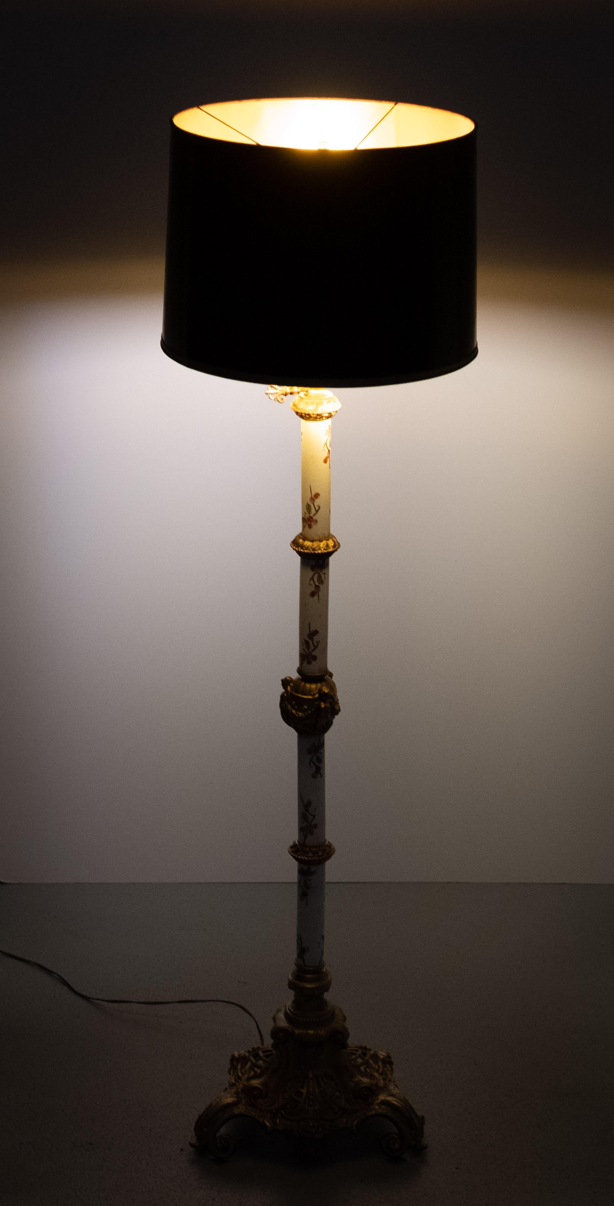Lampada da terra in porcellana Zsolnay in metallo dorato  1870 ungherese in vendita 2