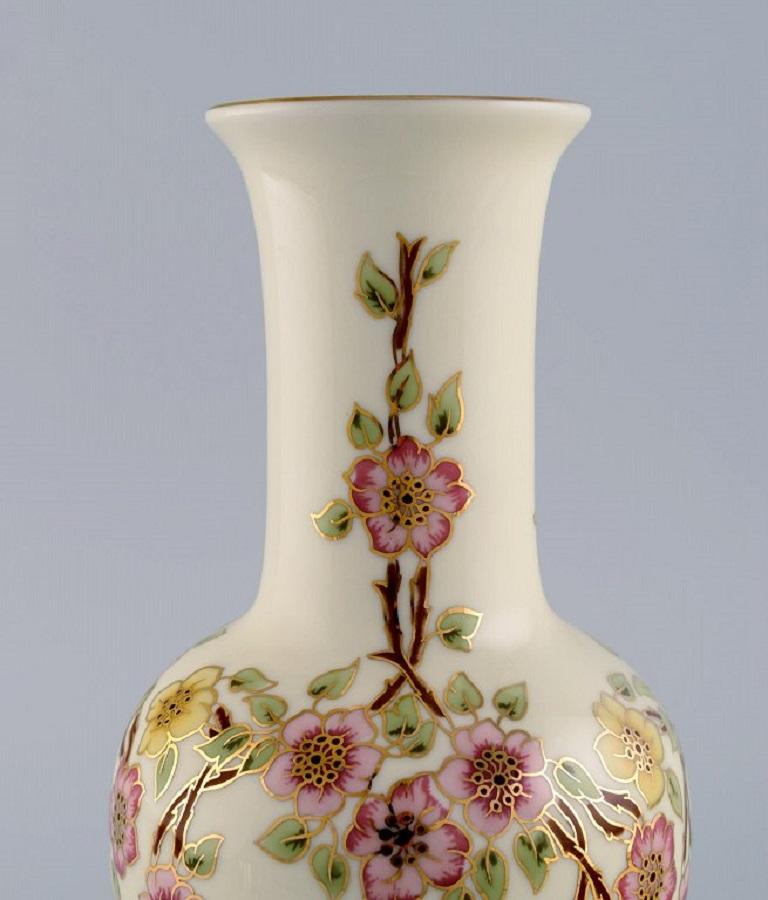 Hungarian Zsolnay Vase in Cream-Coloured Porcelain with Hand-Painted Flowers For Sale