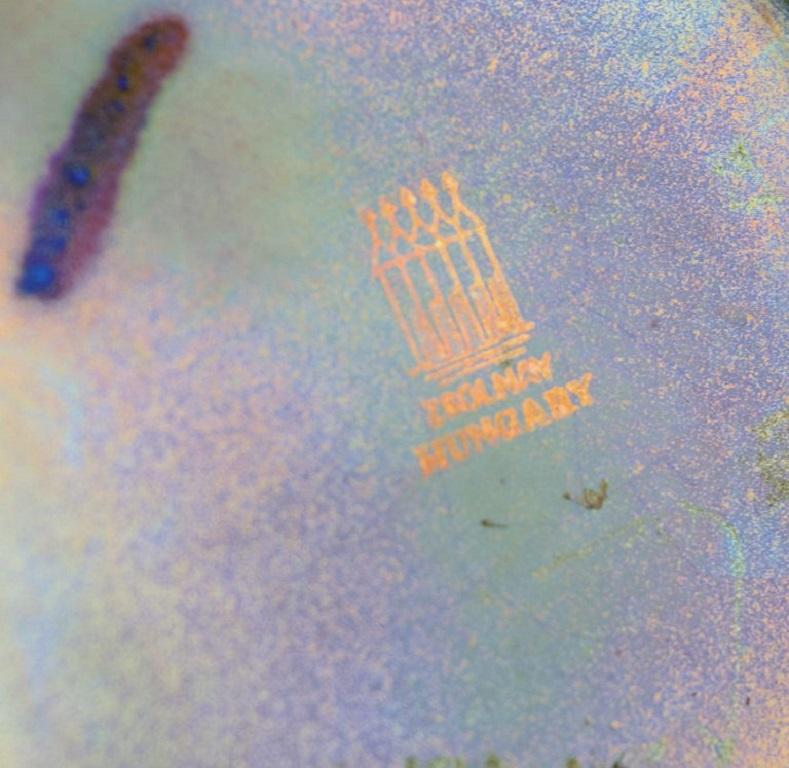 Vaso Zsolnay in ceramica smaltata modellato con persone che ballano In condizioni ottime in vendita a Copenhagen, DK