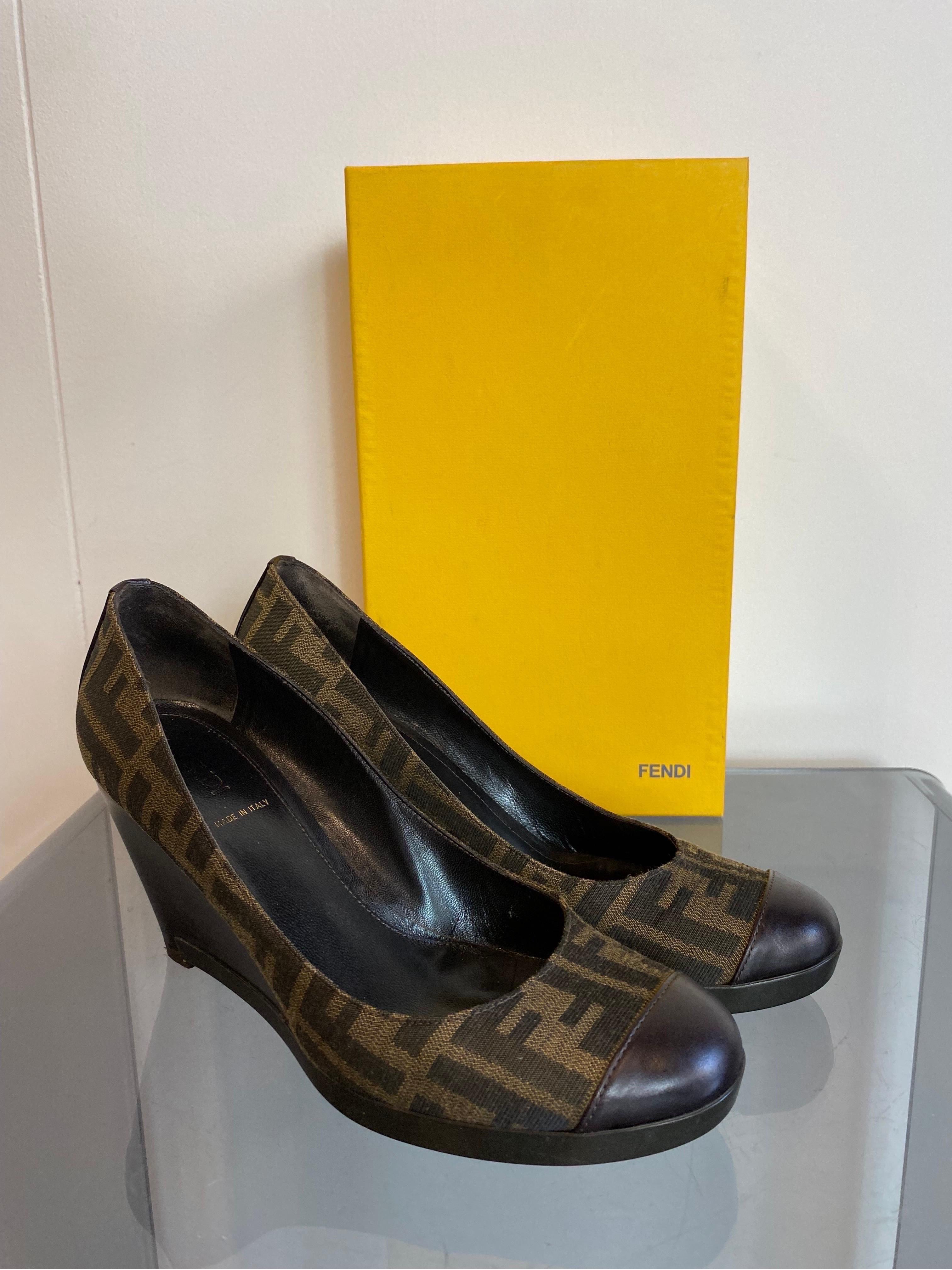 Zucca Canvas Cap Toe Wedge pumps 2