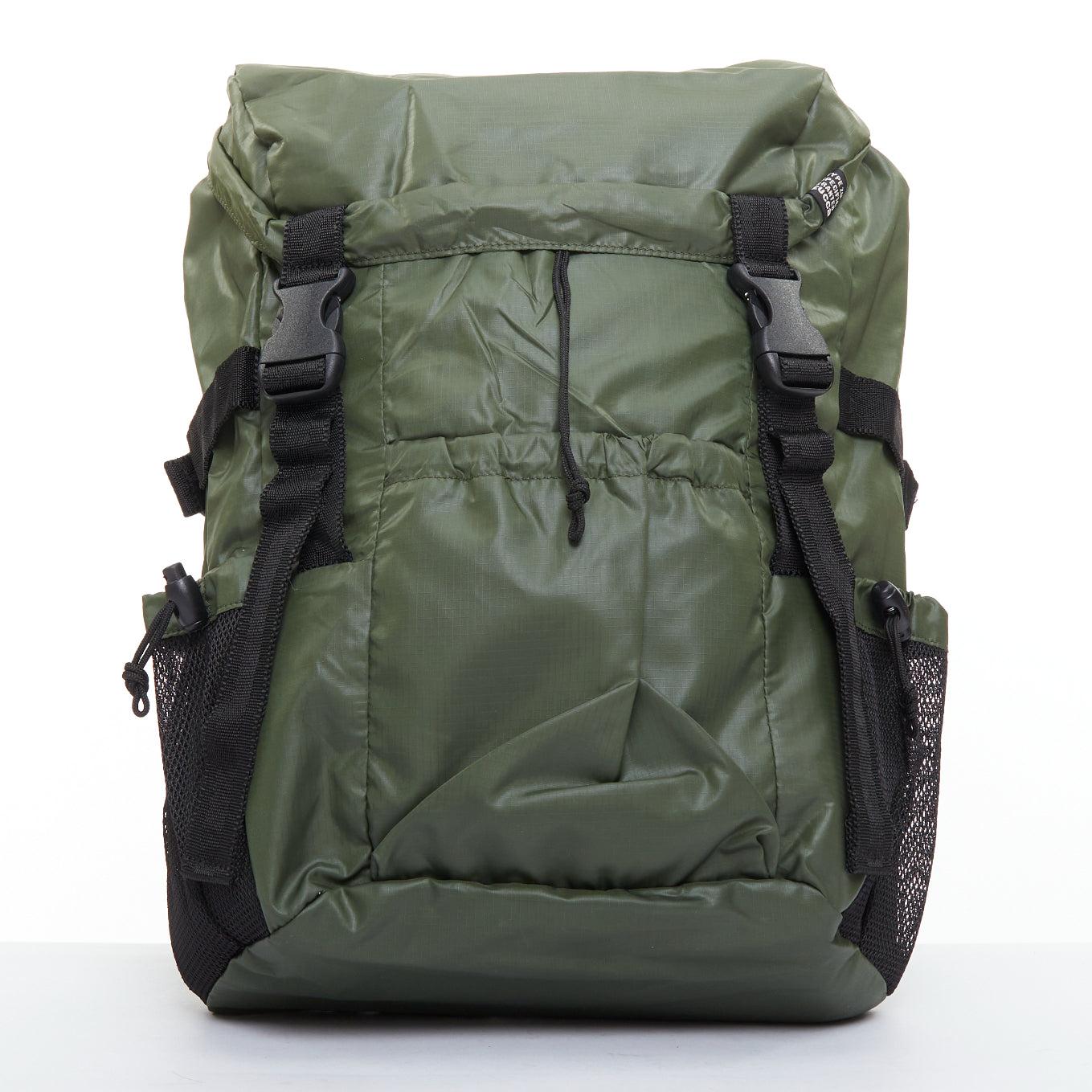 ZUCCA mochila verde de nailon negro con hebillas de plástico y solapa de carga con correas
Referencia: ECLO/A00159
Marca: Zucca
Material: Nylon, Tejido
Color: Verde, Negro
Patrón: Sólido
Cierre: Hebilla
Forro: Tejido negro

CONDICIÓN:
Estado: