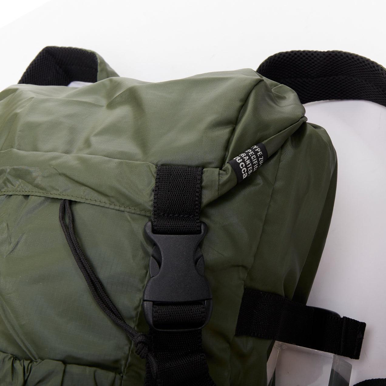 ZUCCA mochila verde de nailon negro con hebillas de plástico y solapa de carga con correas en venta 1