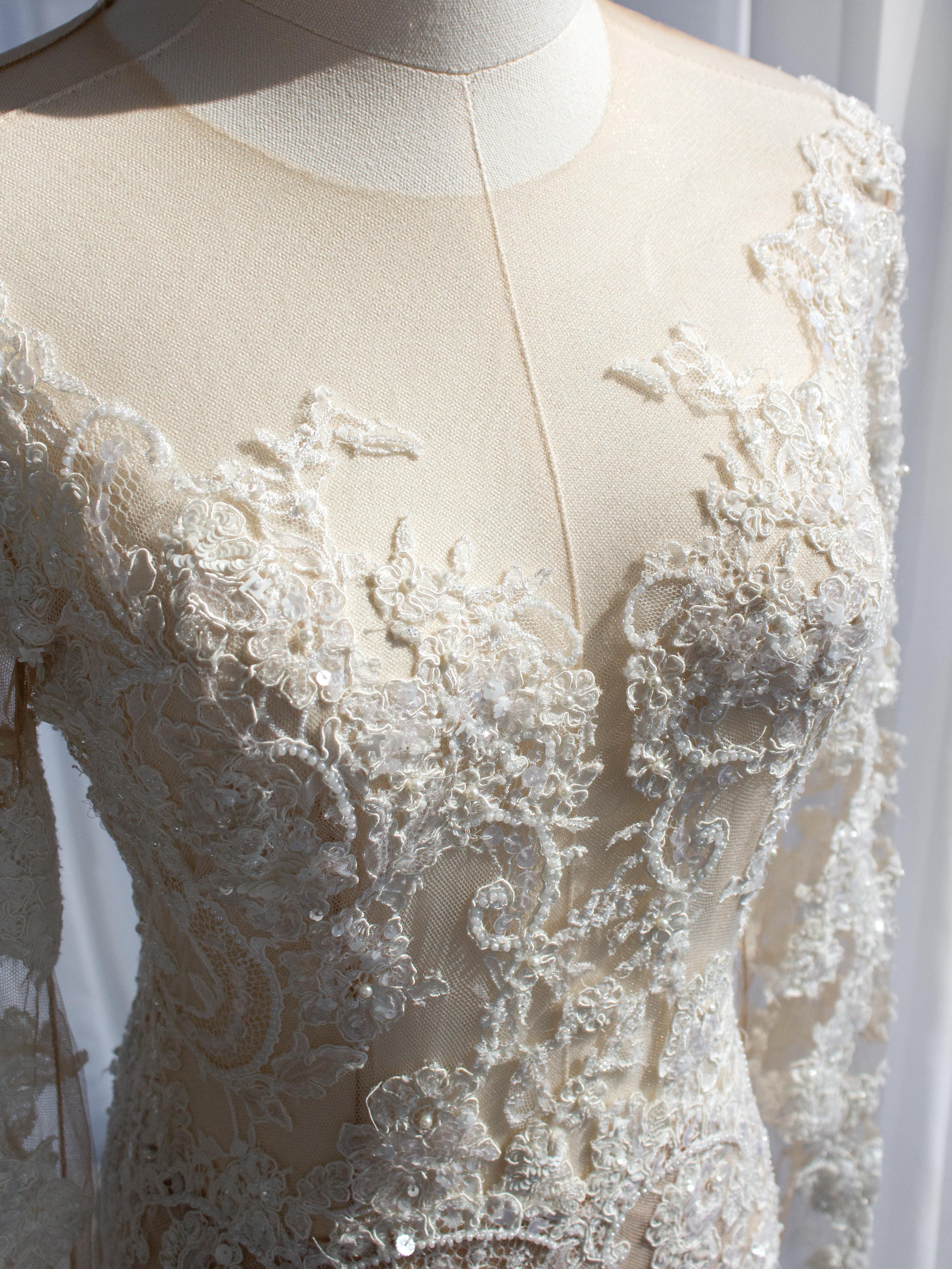 Zuhair Murad Bridal S/S 2016 Patricia White Lace Embellished Wedding Gown Dress For Sale 7