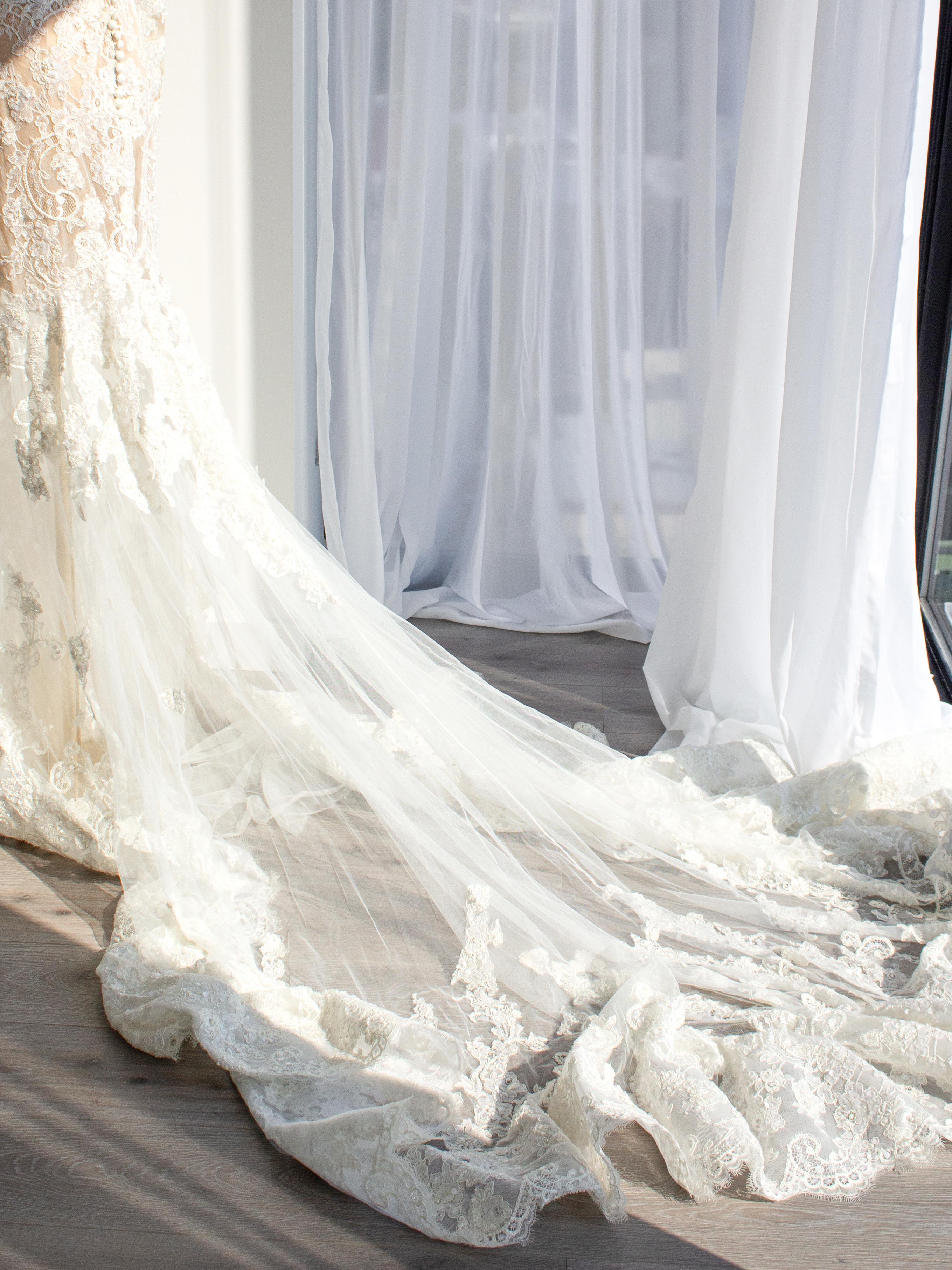 Zuhair Murad Bridal S/S 2016 Patricia White Lace Embellished Wedding Gown Dress For Sale 14