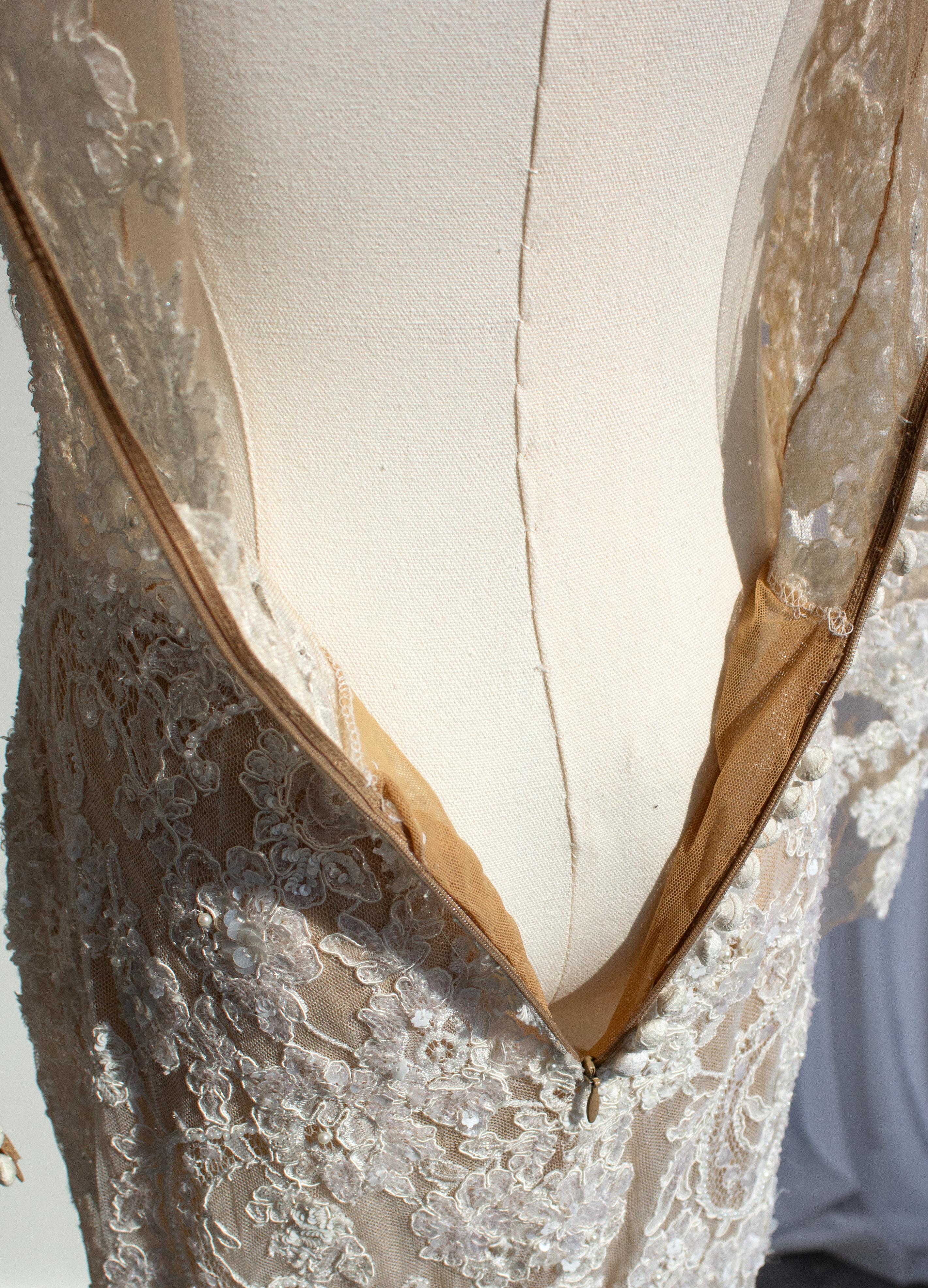 Zuhair Murad Bridal S/S 2016 Patricia White Lace Embellished Wedding Gown Dress For Sale 15