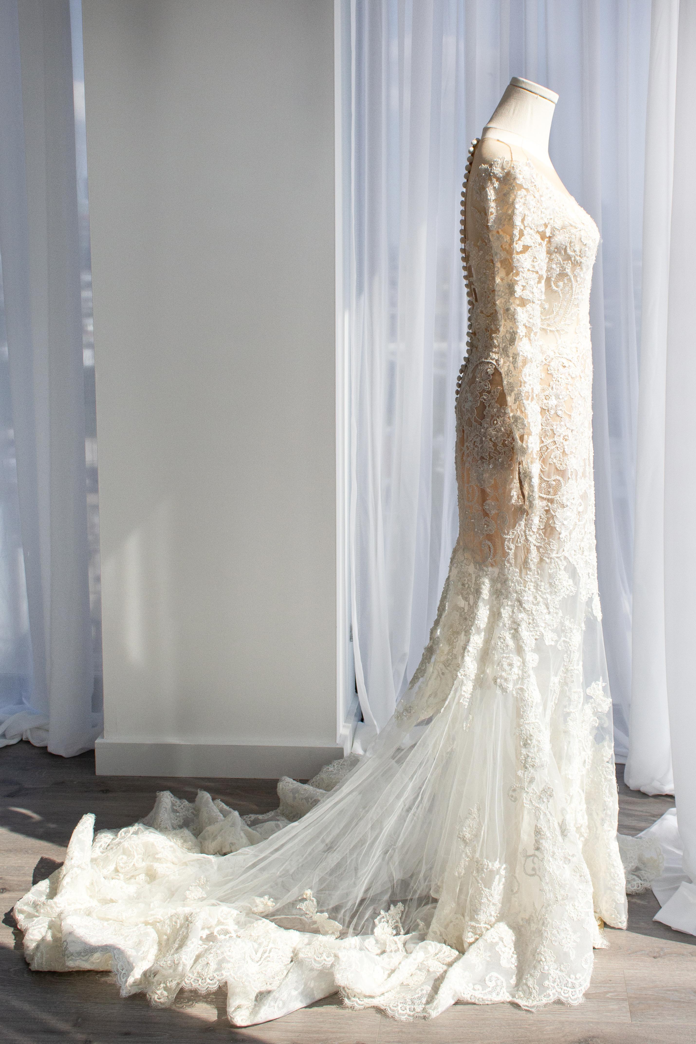 Zuhair Murad Bridal S/S 2016 Patricia White Lace Embellished Wedding Gown Dress For Sale 3