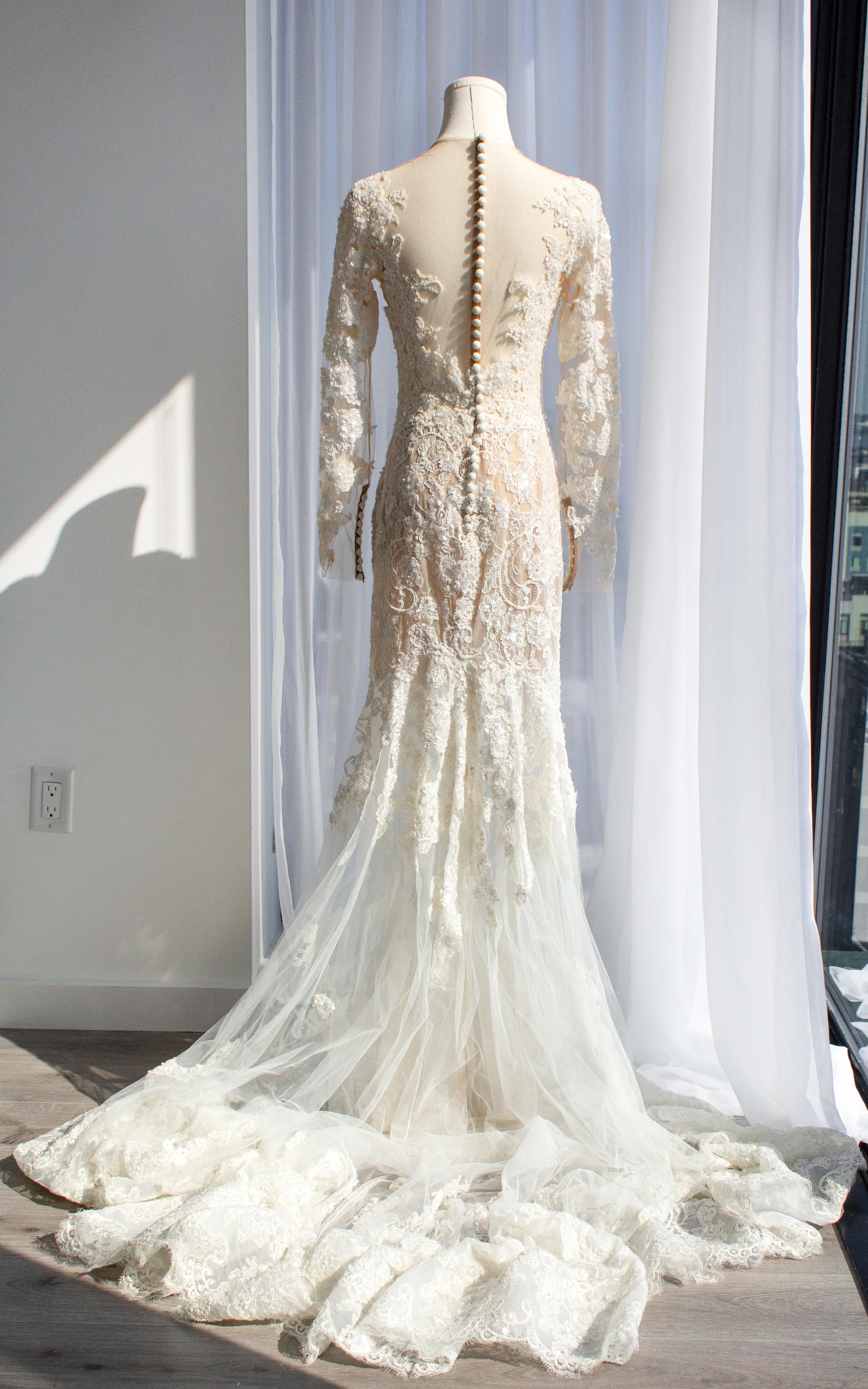 Zuhair Murad Bridal S/S 2016 Patricia White Lace Embellished Wedding Gown Dress For Sale 4
