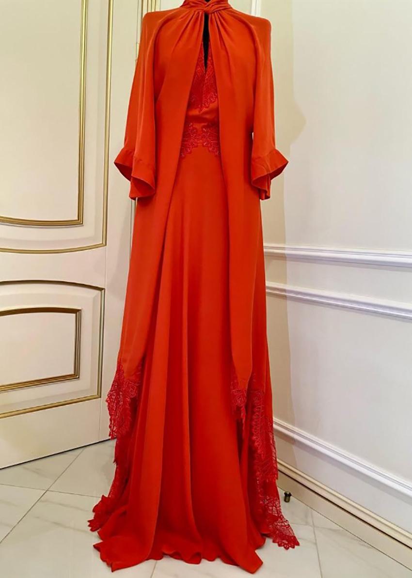 ZUHAIR MURAD

Red embroidered dress

Back zipper



Size:  EU 40 - 4 


Made in Italy
Pre-owned. Excellent condition, worn once
PLEASE VISIT OUR STORE FOR MORE GREAT ITEMS


os 