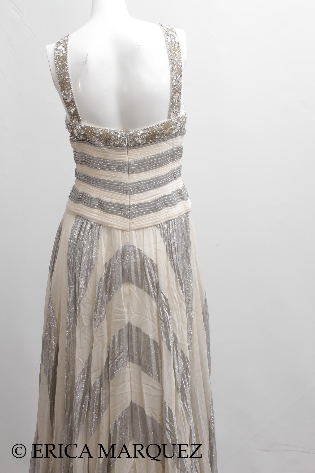 Zuhair Murad, Abito Chevron metallizzato argento con corpetto intrecciato e cinturino con strass in vendita 5