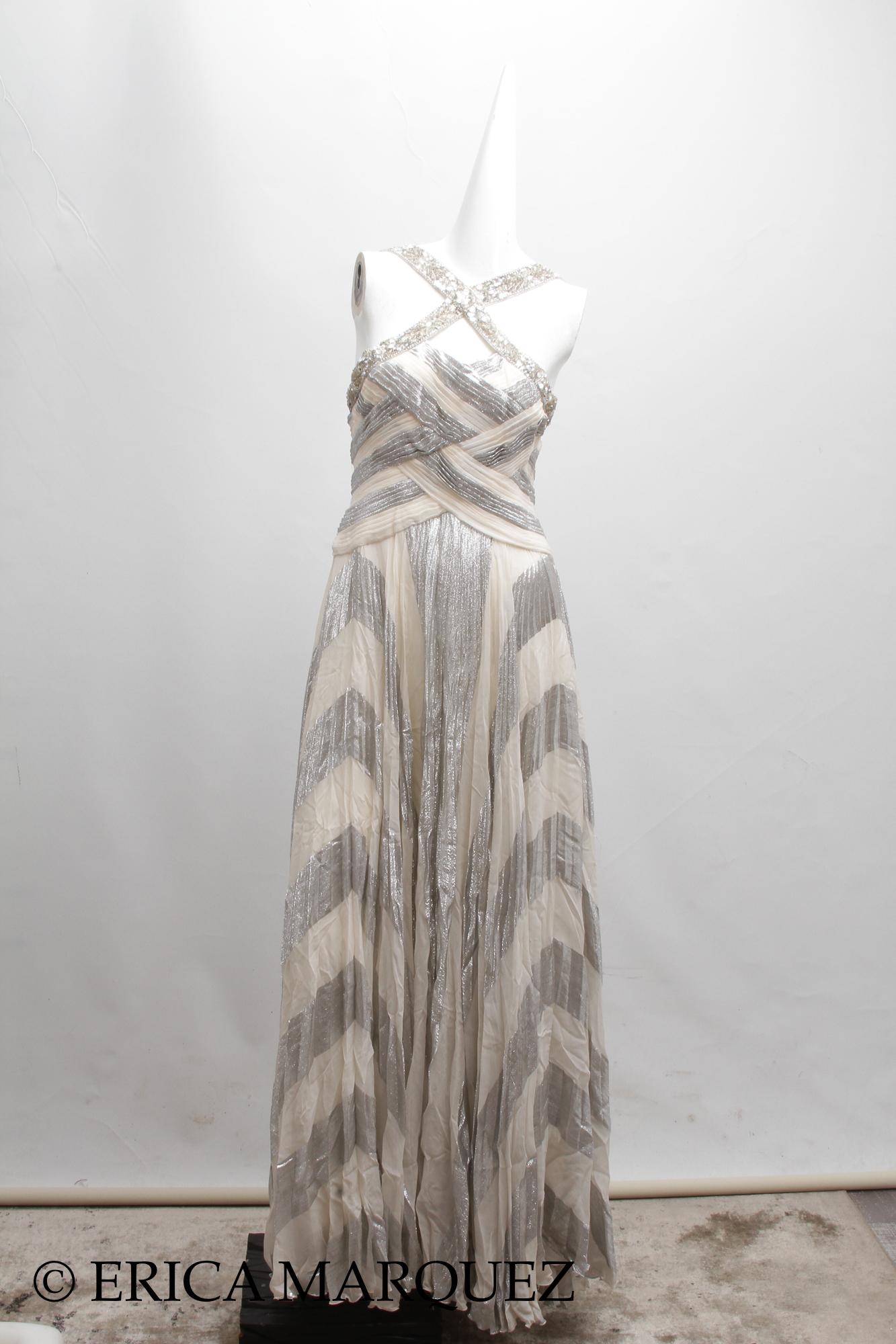 Zuhair Murad, Abito Chevron metallizzato argento con corpetto intrecciato e cinturino con strass in vendita 10
