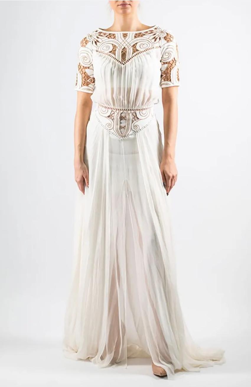ZUHAIR MURAD

WHITE SILK LONG DRESS
Founded in 1997 in Beirut and Paris, Zuhair Murad blends ancient aesthetics with a modern design. The house focuses on craftsmanship and strives for perfection from contemplation to completion for each