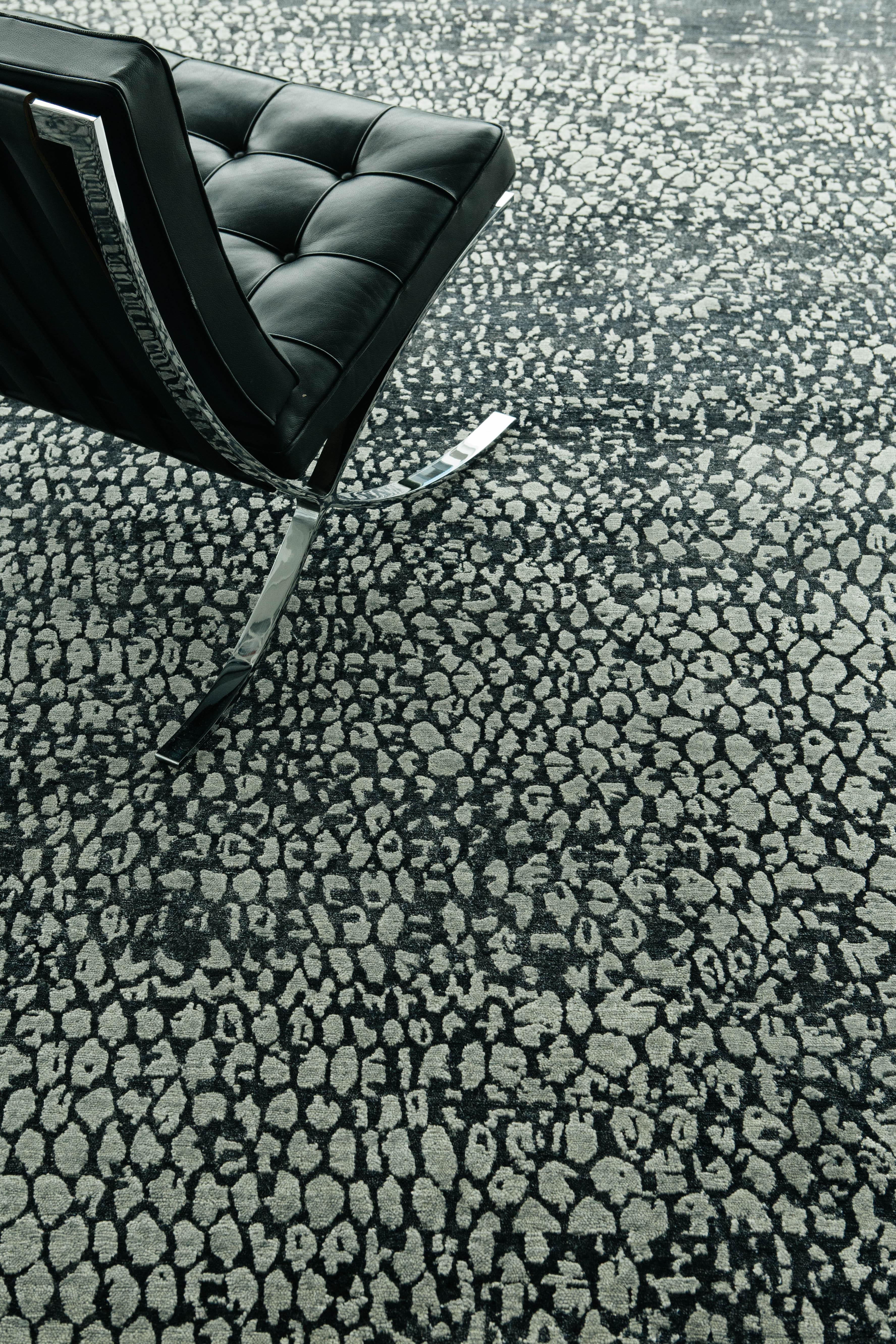 Tappeto Zultan, Collezione Elan di Mehraban Rugs In condizioni Nuovo in vendita a WEST HOLLYWOOD, CA