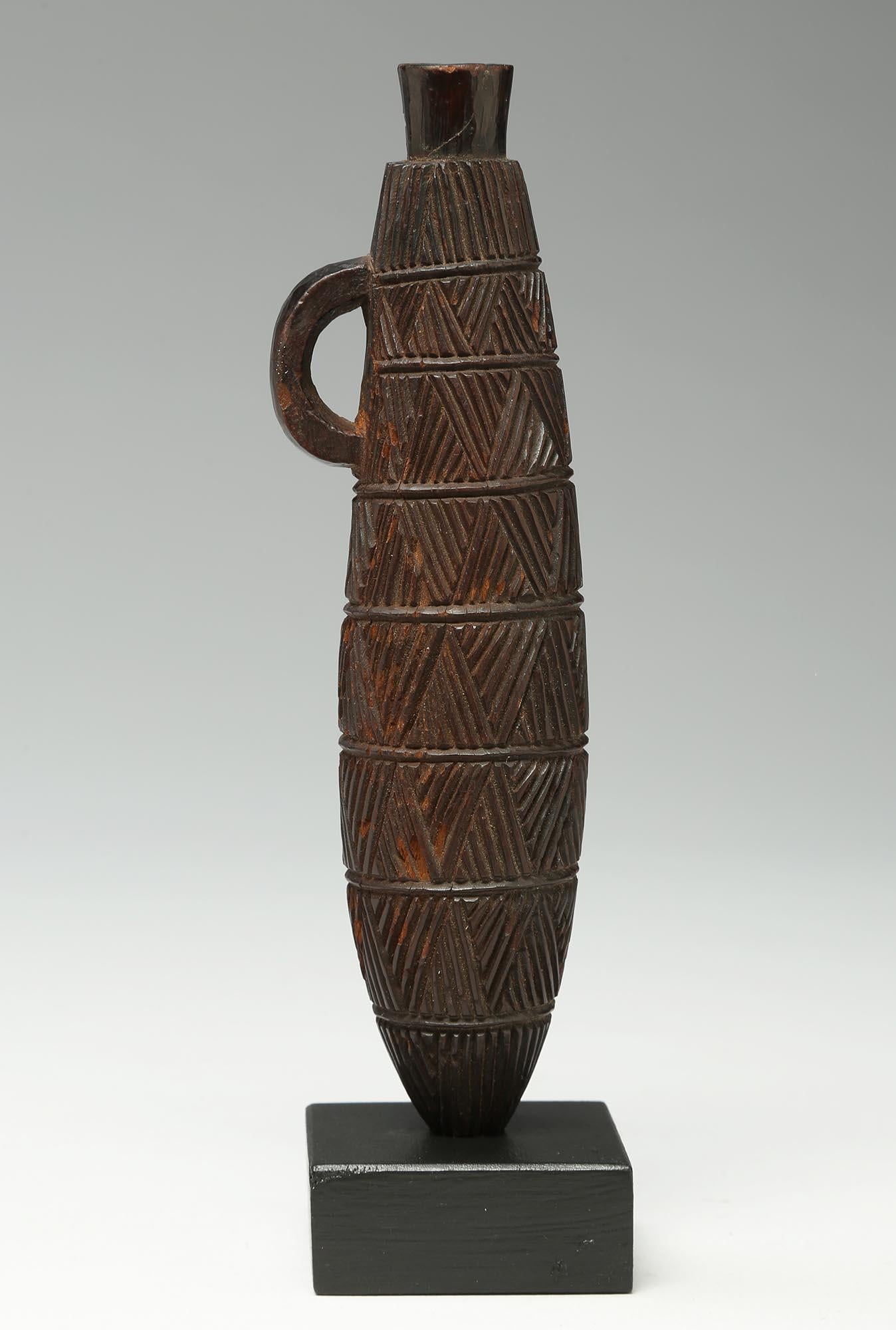 Hand-Carved Zulu Tribal Carved Wood Snuff Container, South Africa Finely Carved Incised For Sale
