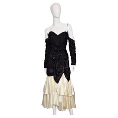 Zum Vintage Formal-Kleid aus Satin