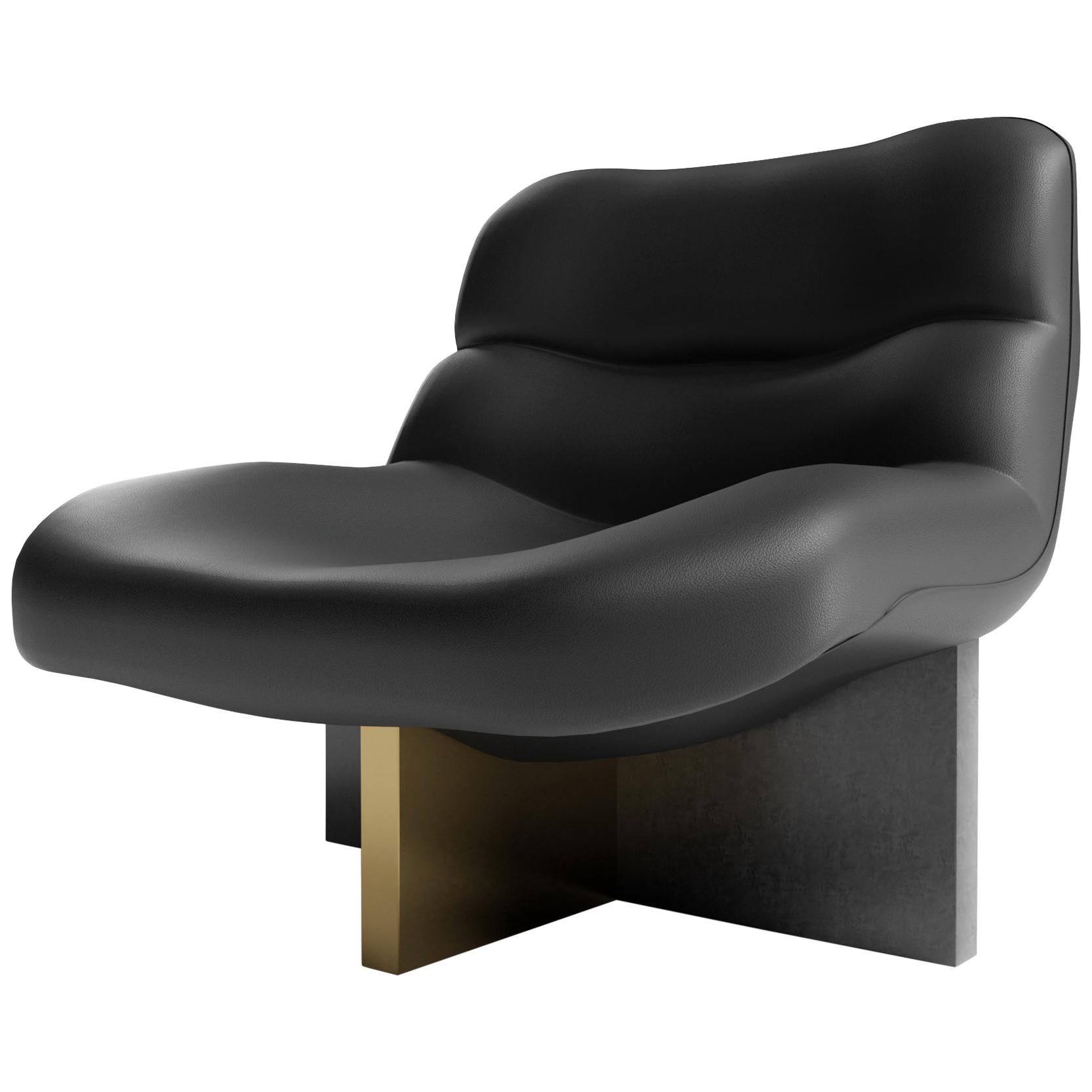 ZUMA LOUNGE - Modern Chair in a Black Lealpell Seta Leather with High Gloss Base